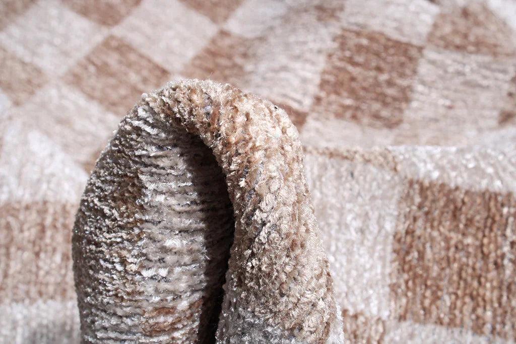 Bej Beyaz Modern Geometrik Dama Desenli Yıkanabilir Halı-Pera Halı