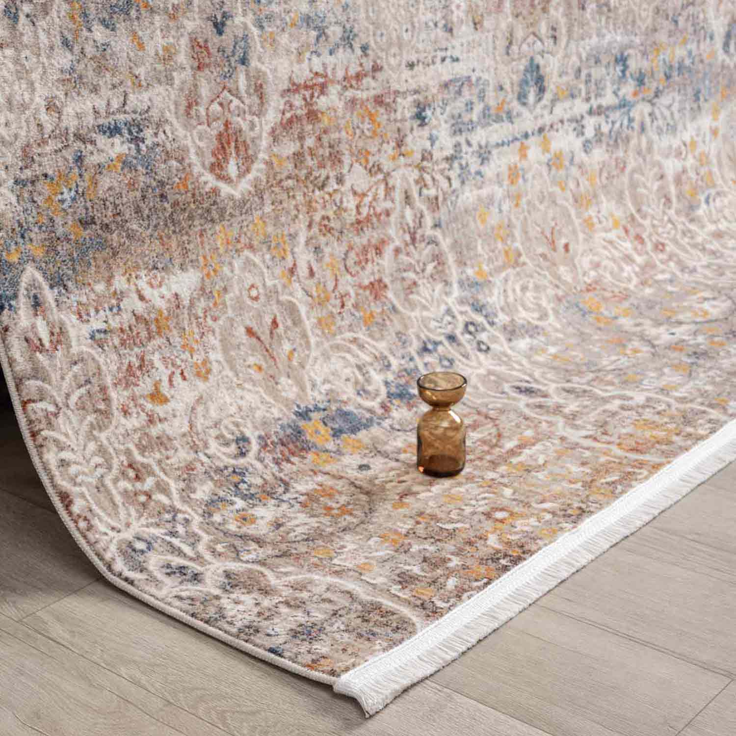 Bej Çok Renkli Klasik Eskitme Desenli Halı-Pera Halı