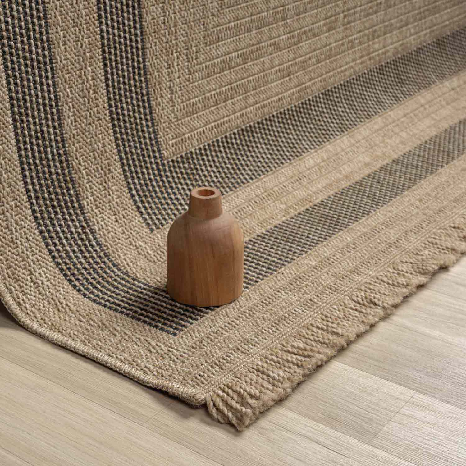 Bej Siyah Dikdörtgen Desenli Modern Halı-Pera Halı