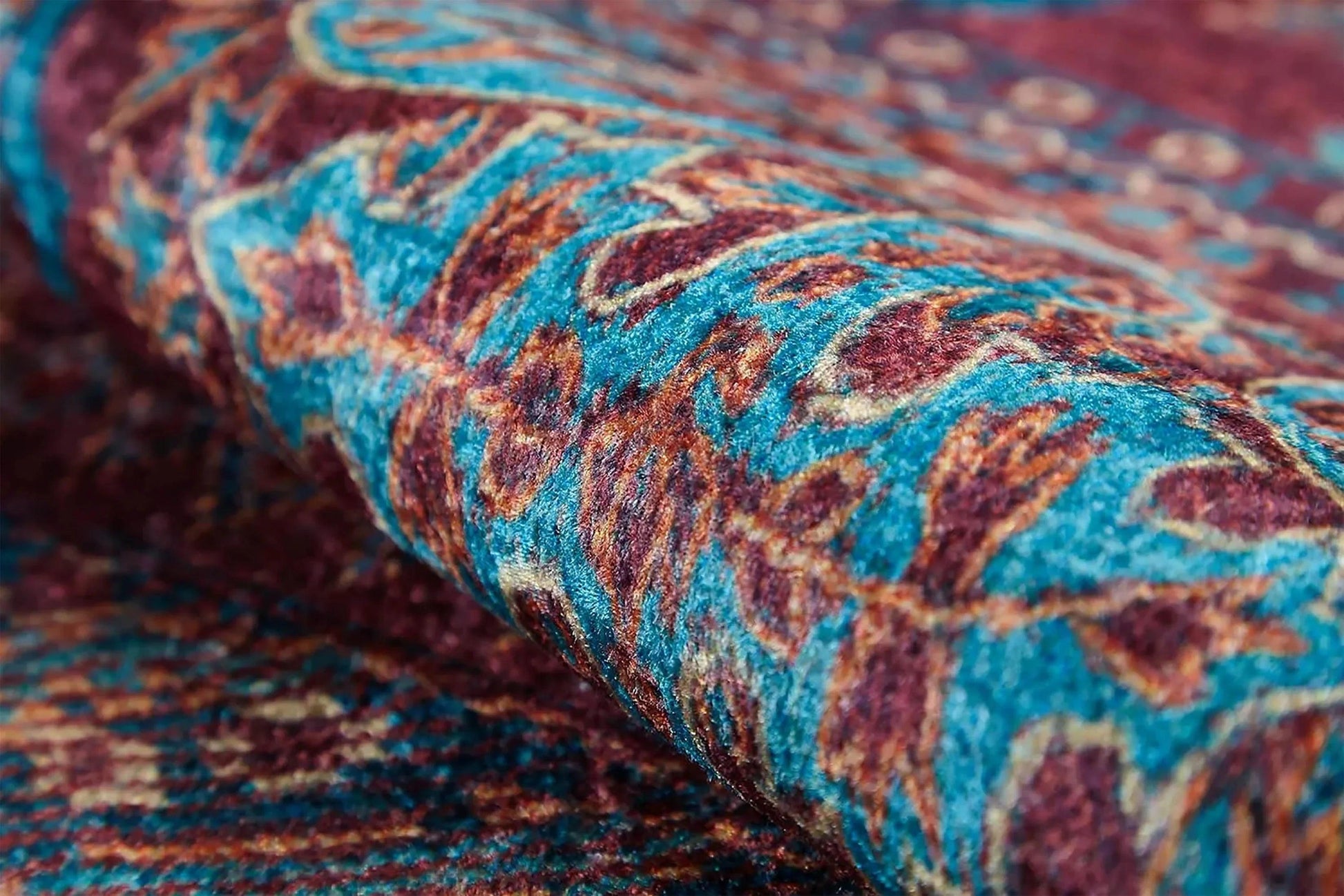 Benzersiz Kırmızı Anadolu Halı-Pera Halı