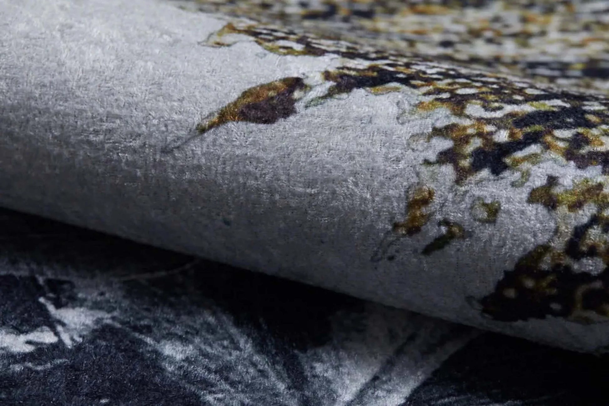 Beyaz Bej Yaprak Desenli Vintage Halı-Pera Halı