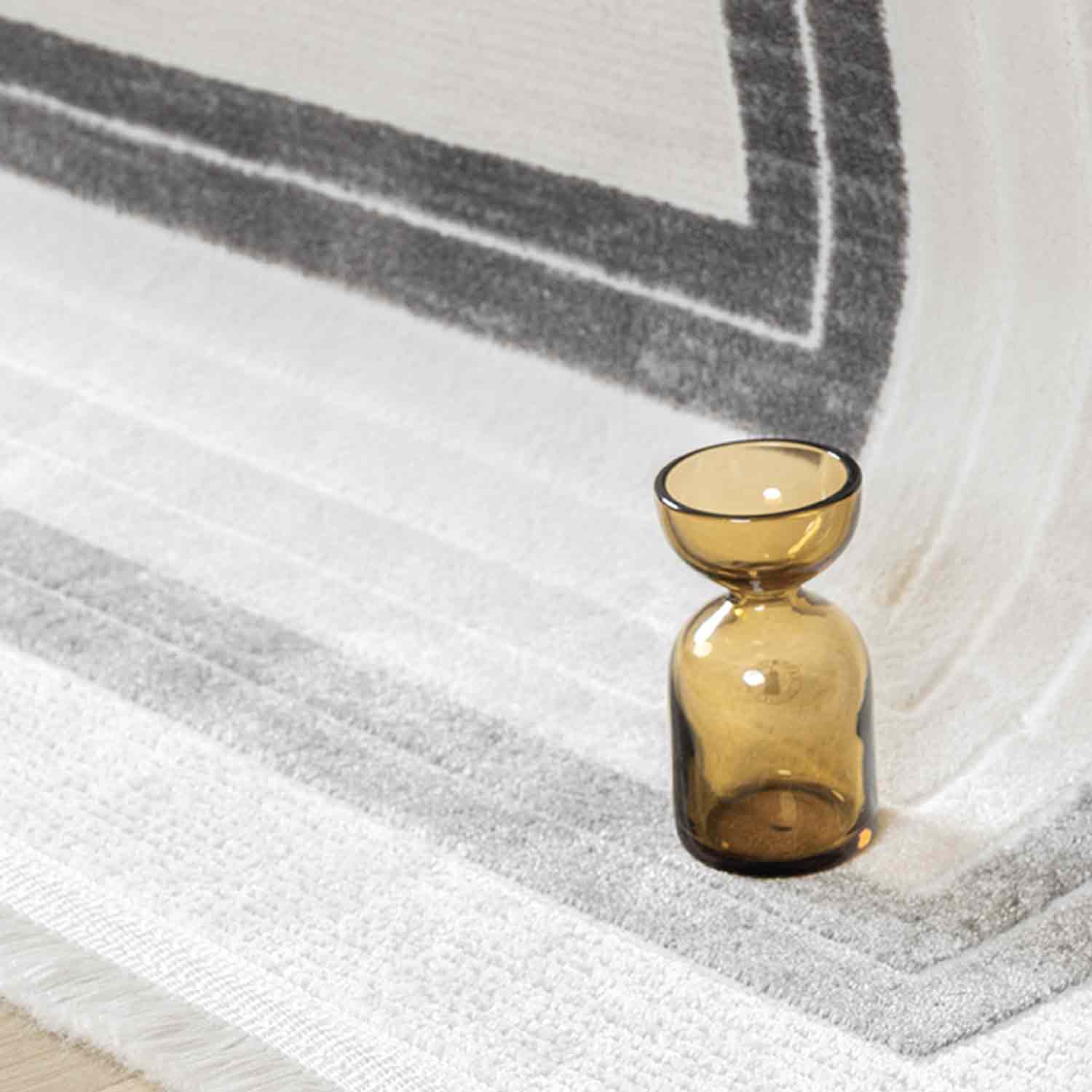 Beyaz Gri Dikdörtgen Bordürlü Modern Halı-Pera Halı