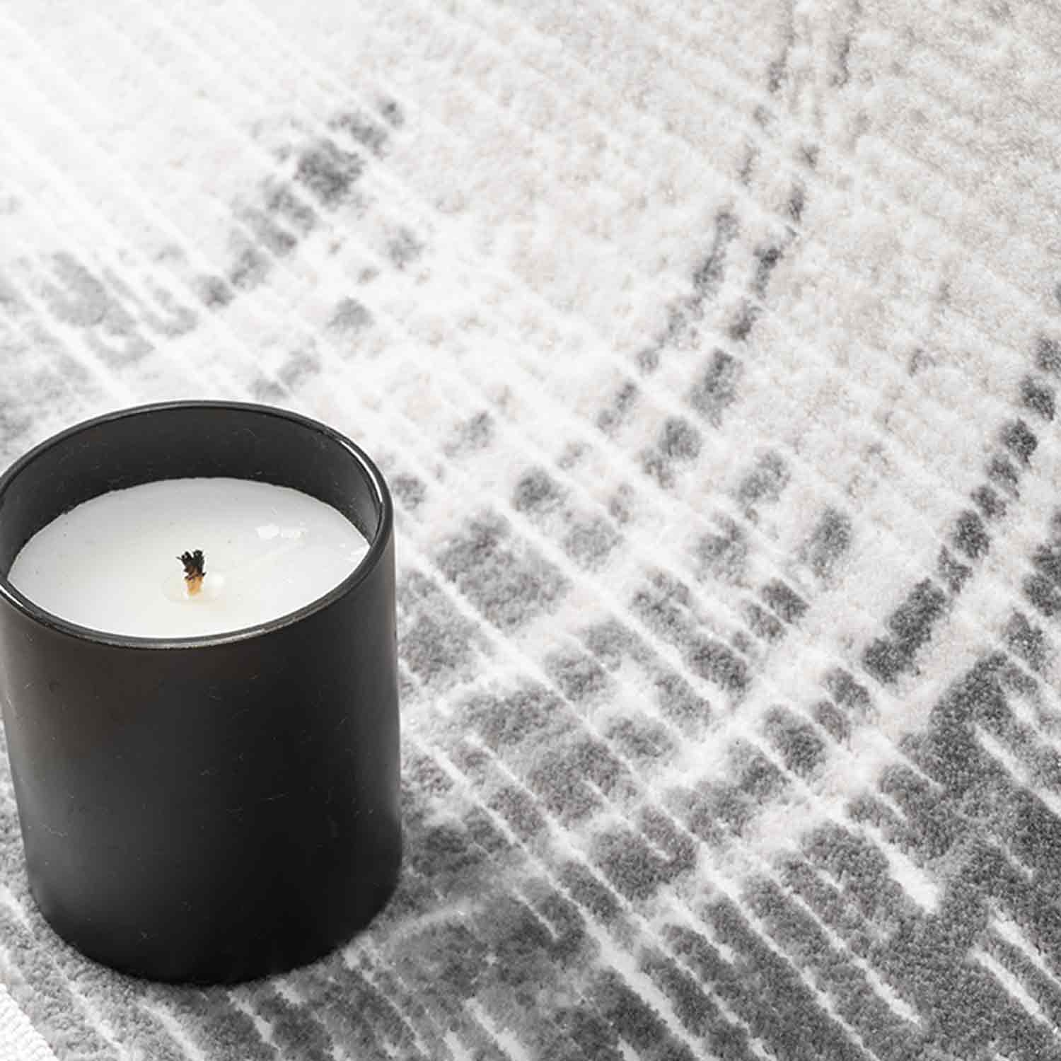 Beyaz Gri Eskitme Bordürlü Soyut Modern Halı-Pera Halı