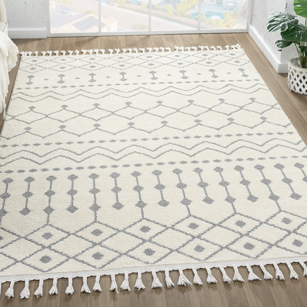 Beyaz Gri Etnik Geometrik Saçaklı Modern Halı-Pera Halı