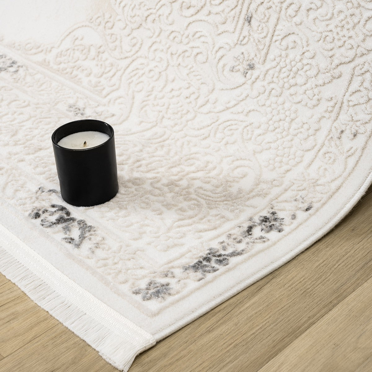 Beyaz Gri Siyah Klasik Madalyon Desenli Halı-Pera Halı