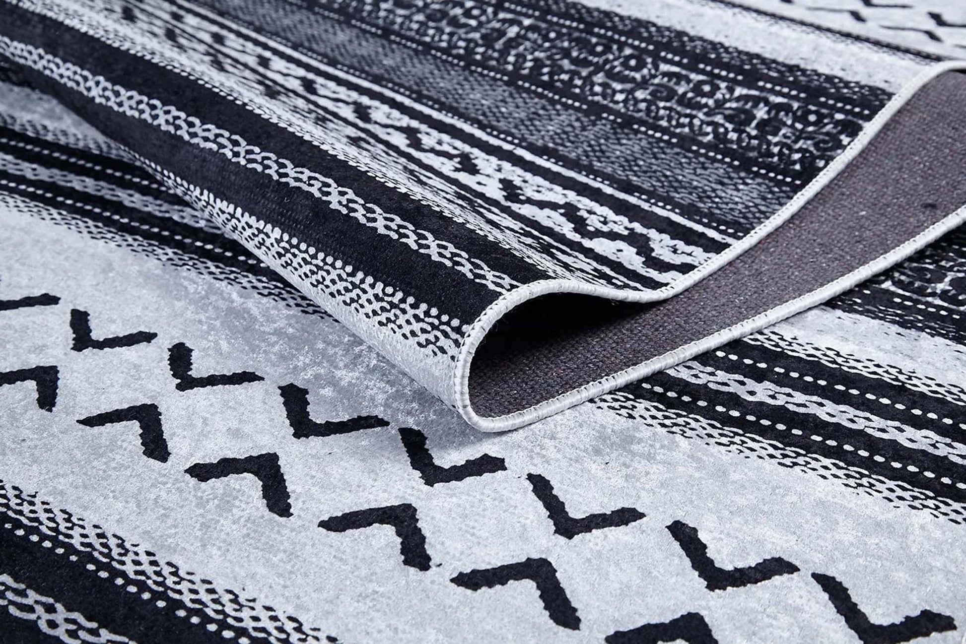 Beyaz Siyah Çizgili Vintage Halı-Pera Halı