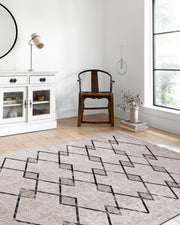 Bohem Bej Siyah Geometrik Desenli Halı-Pera Halı