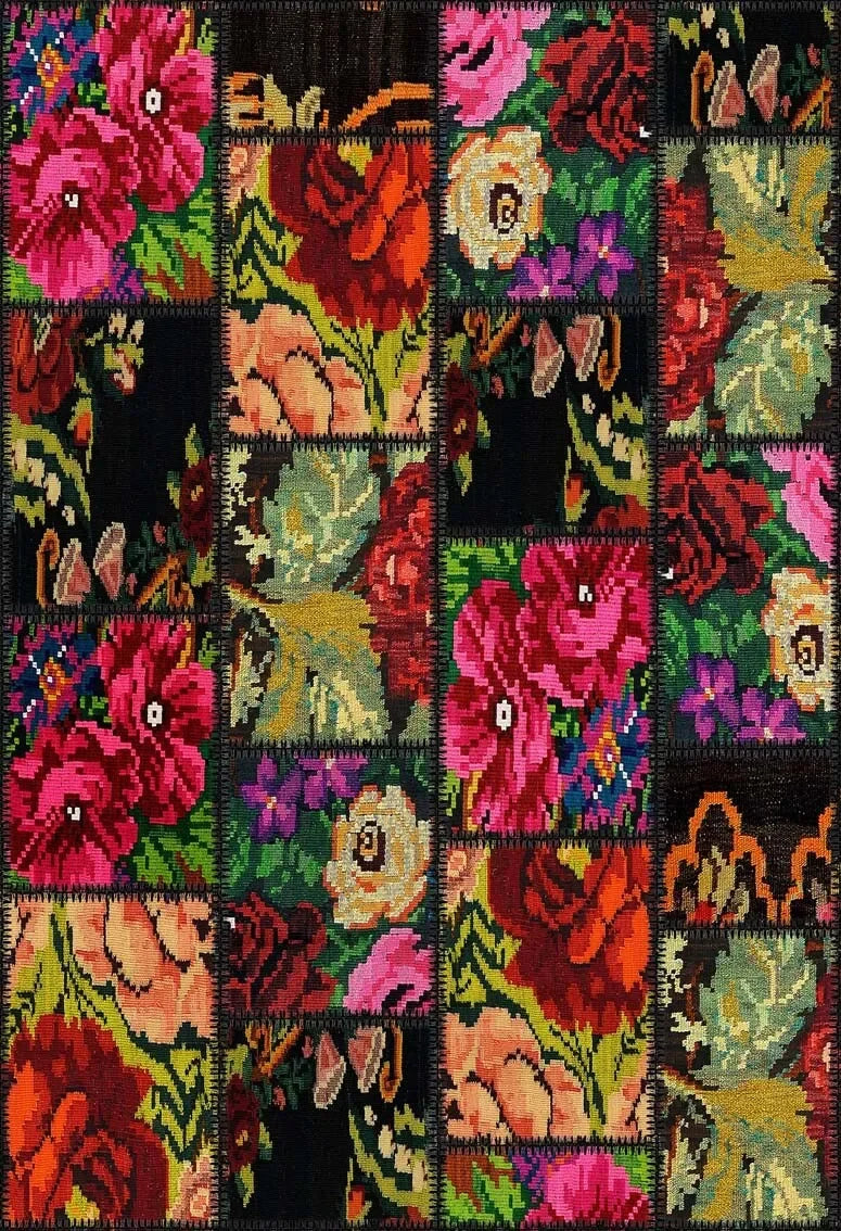 Canlı Çiçekli Patchwork Desenli Halı-Pera Halı