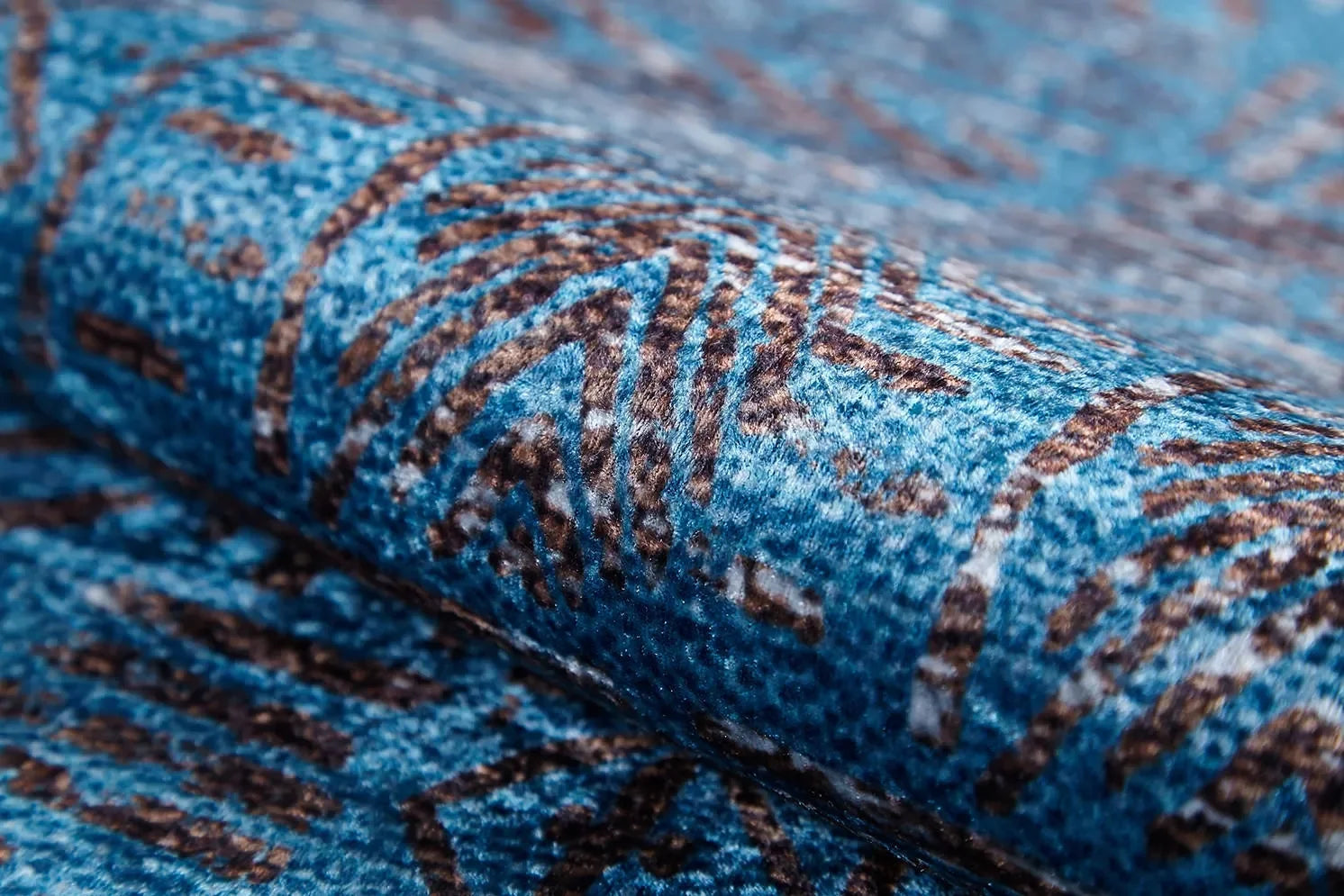 Canlı Mavi Kahve Etnik Geometrik Desenli Halı-Pera Halı