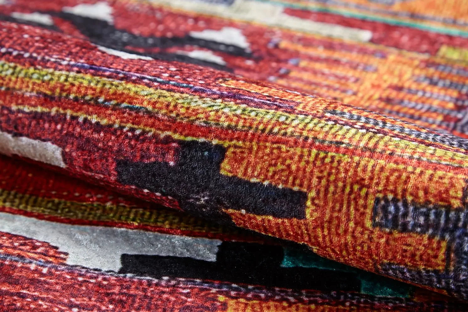 Çok Renkli Canlı Etnik Kilim Şeritli Halı-Pera Halı