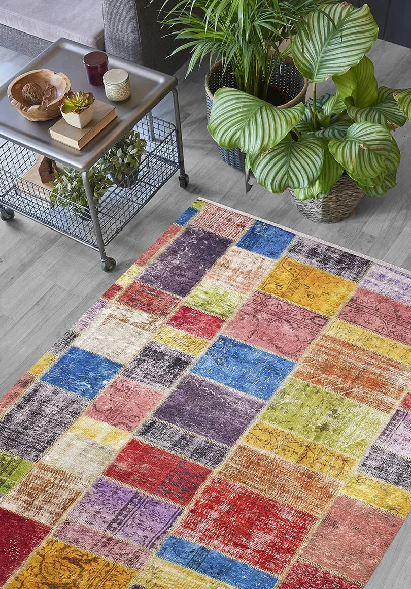 Çok Renkli Canlı Patchwork Desenli Halı-Pera Halı