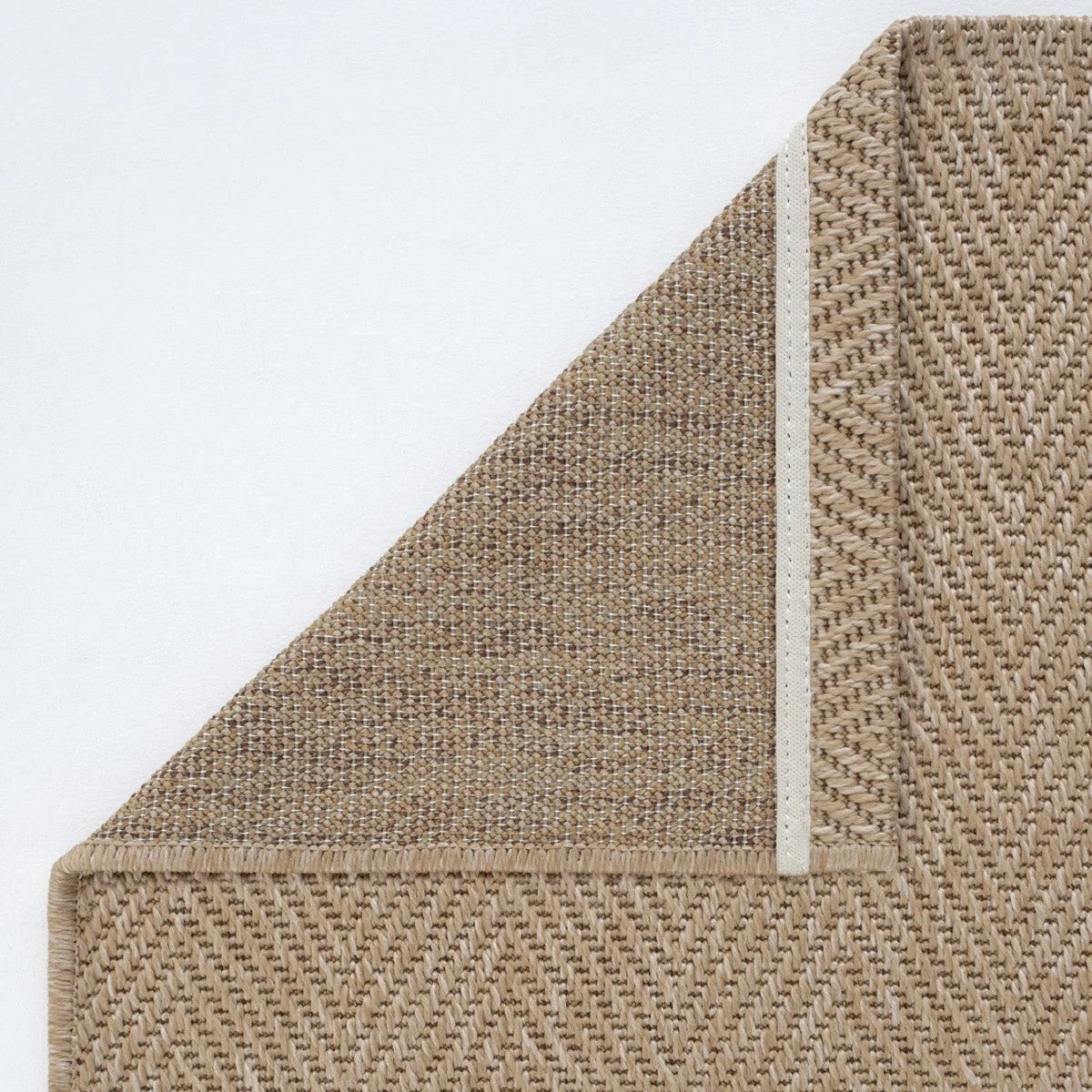 Düz Bej Kılçık Desenli Modern Halı