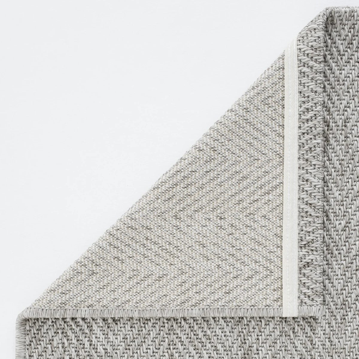 Düz Açık Gri Kılçık Desenli Modern Halı