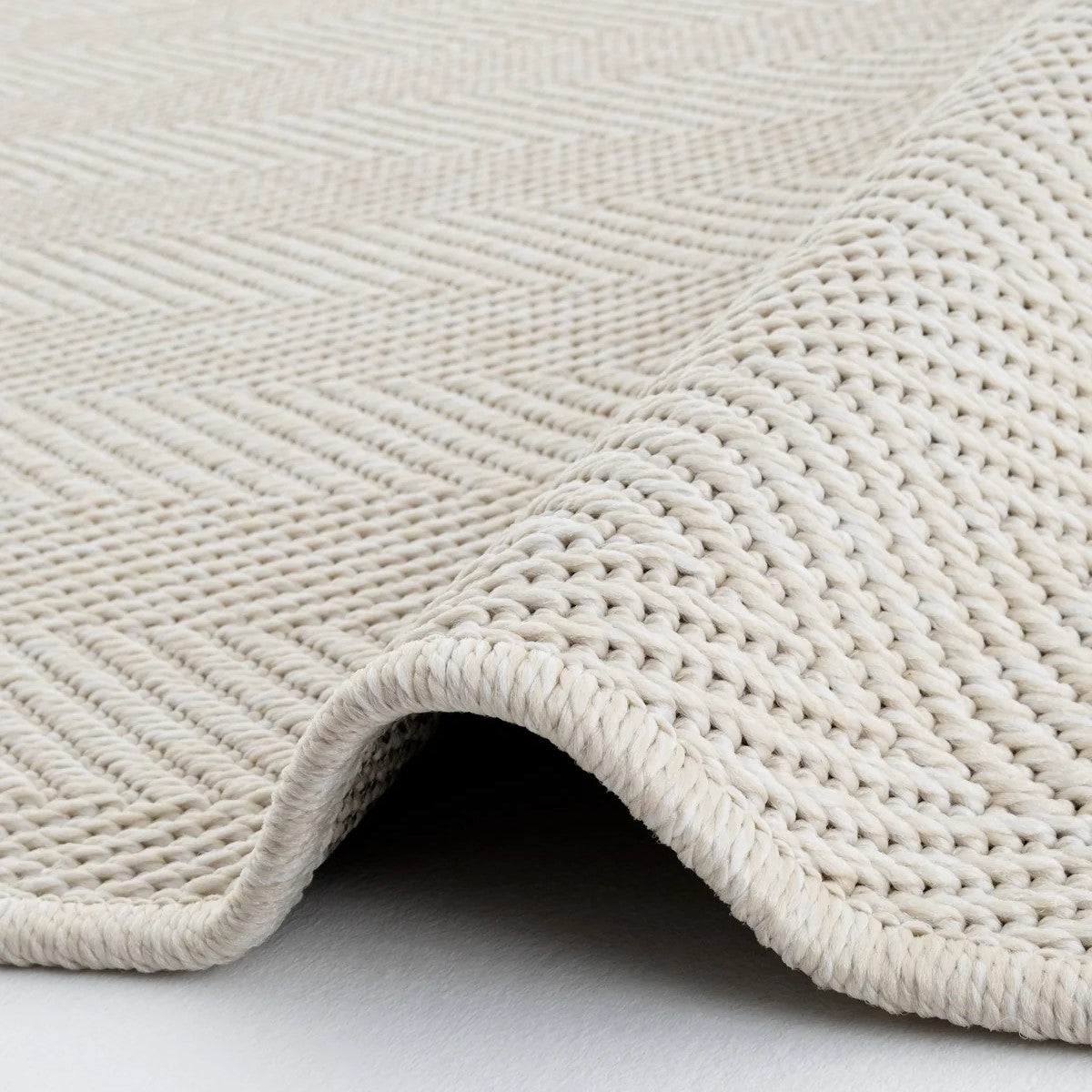 Krem Beyaz Kılçık Desenli Modern Halı