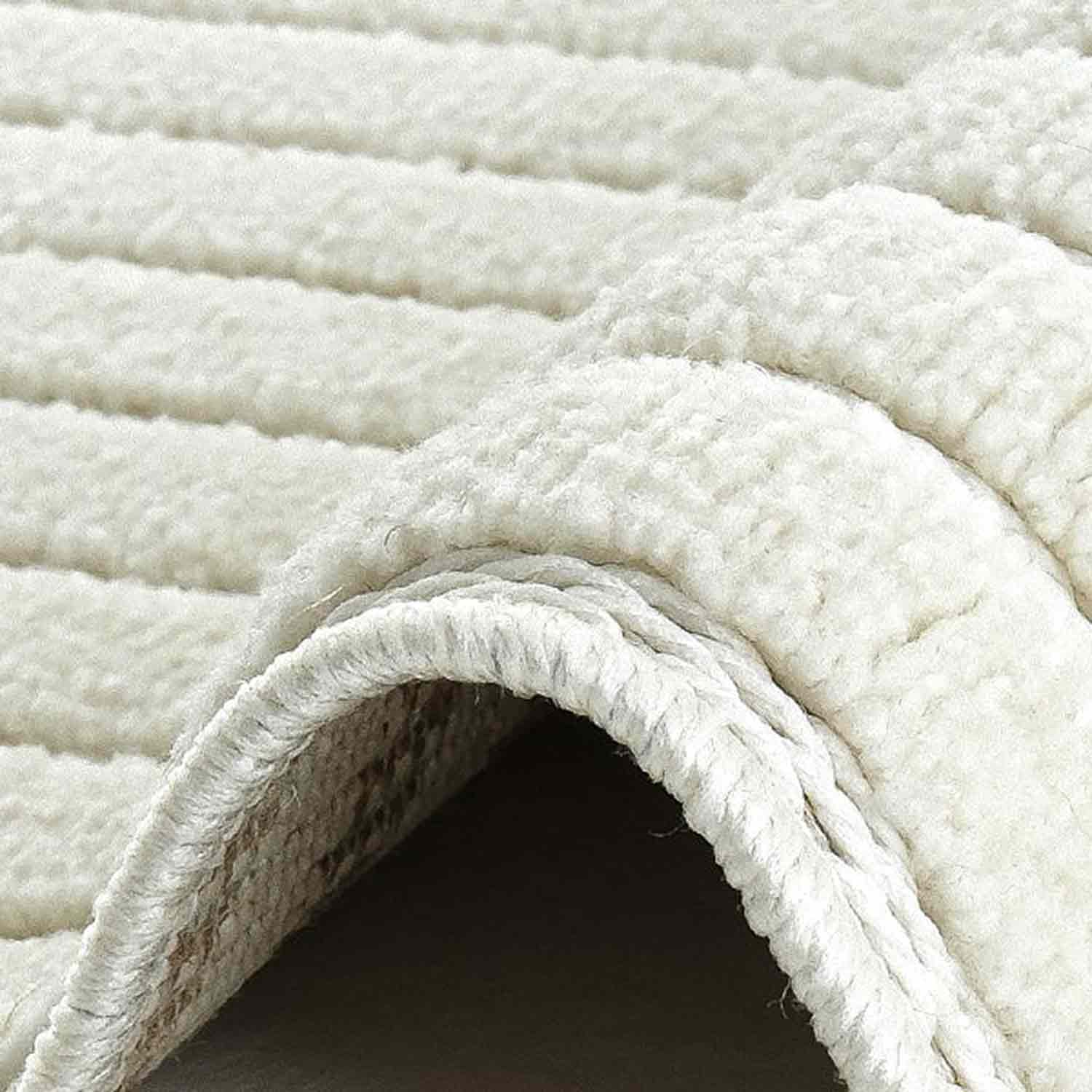 Krem Beyaz Geometrik Desenli Modern Halı