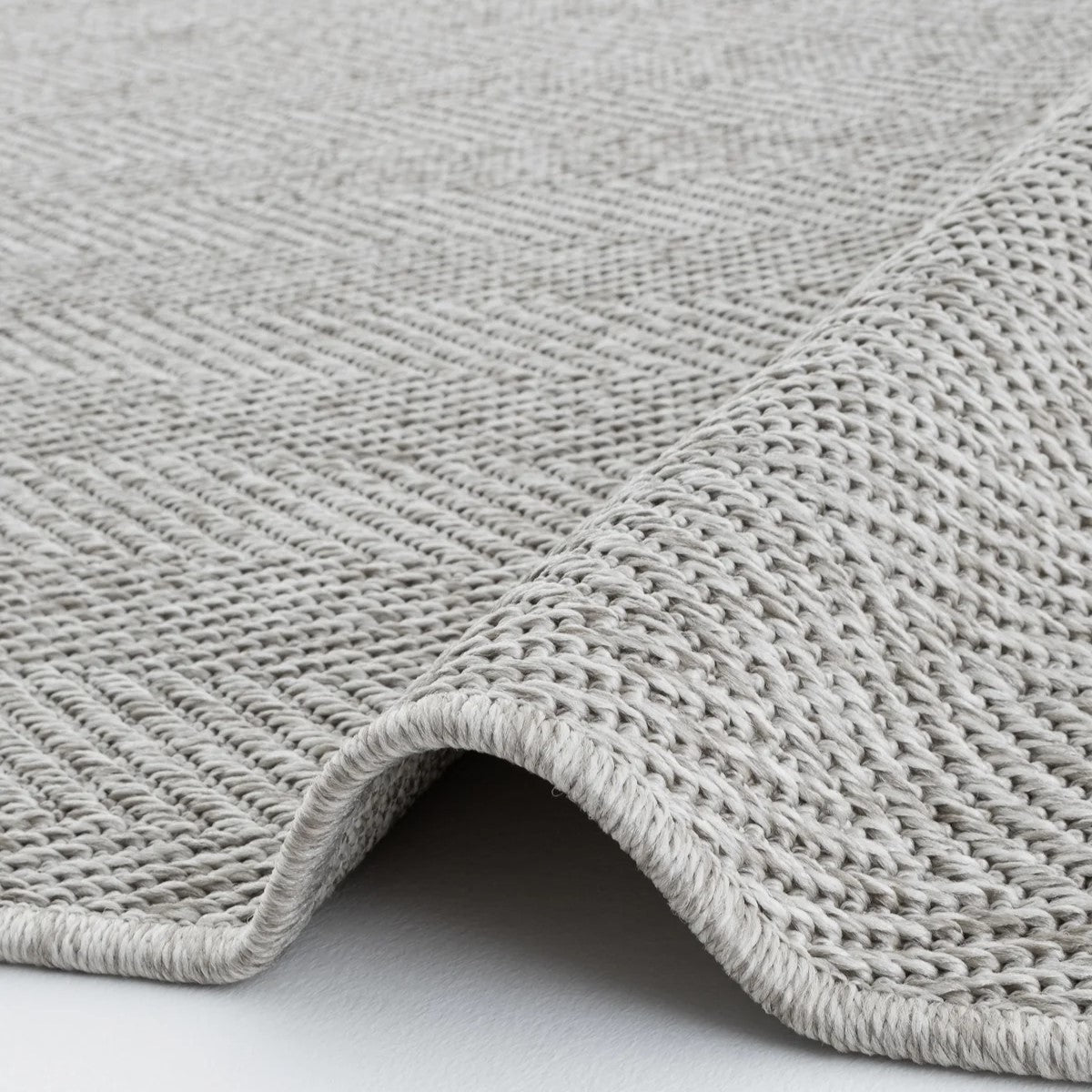 Düz Açık Gri Kılçık Desenli Modern Halı-Pera Halı