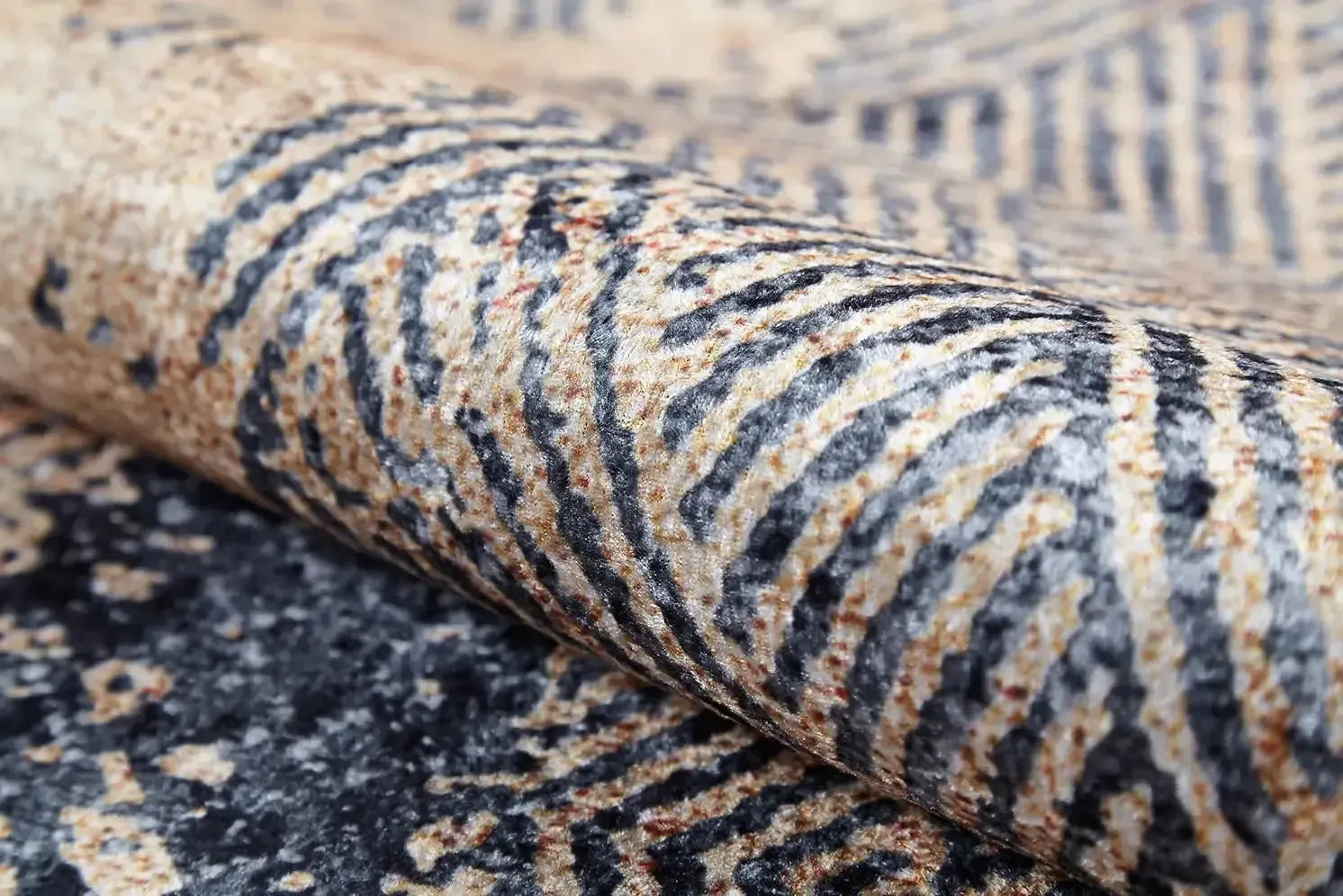 Eskitme Desenli Vintage Şönil Bej Halı-Pera Halı