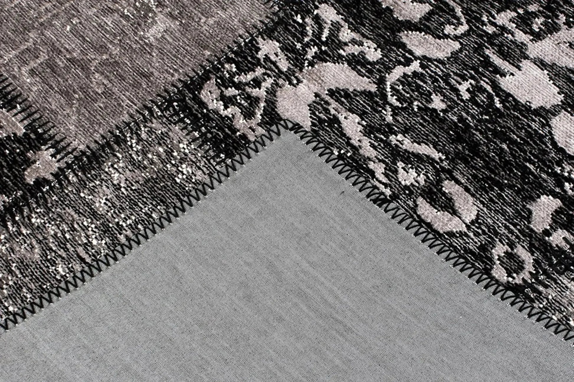 Eskitme Patchwork Siyah Halı-Pera Halı