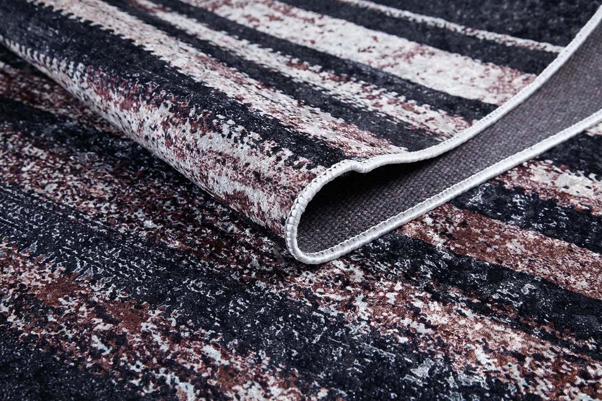 Eskitme Tarzı Siyah Bej Çizgili Halı-Pera Halı