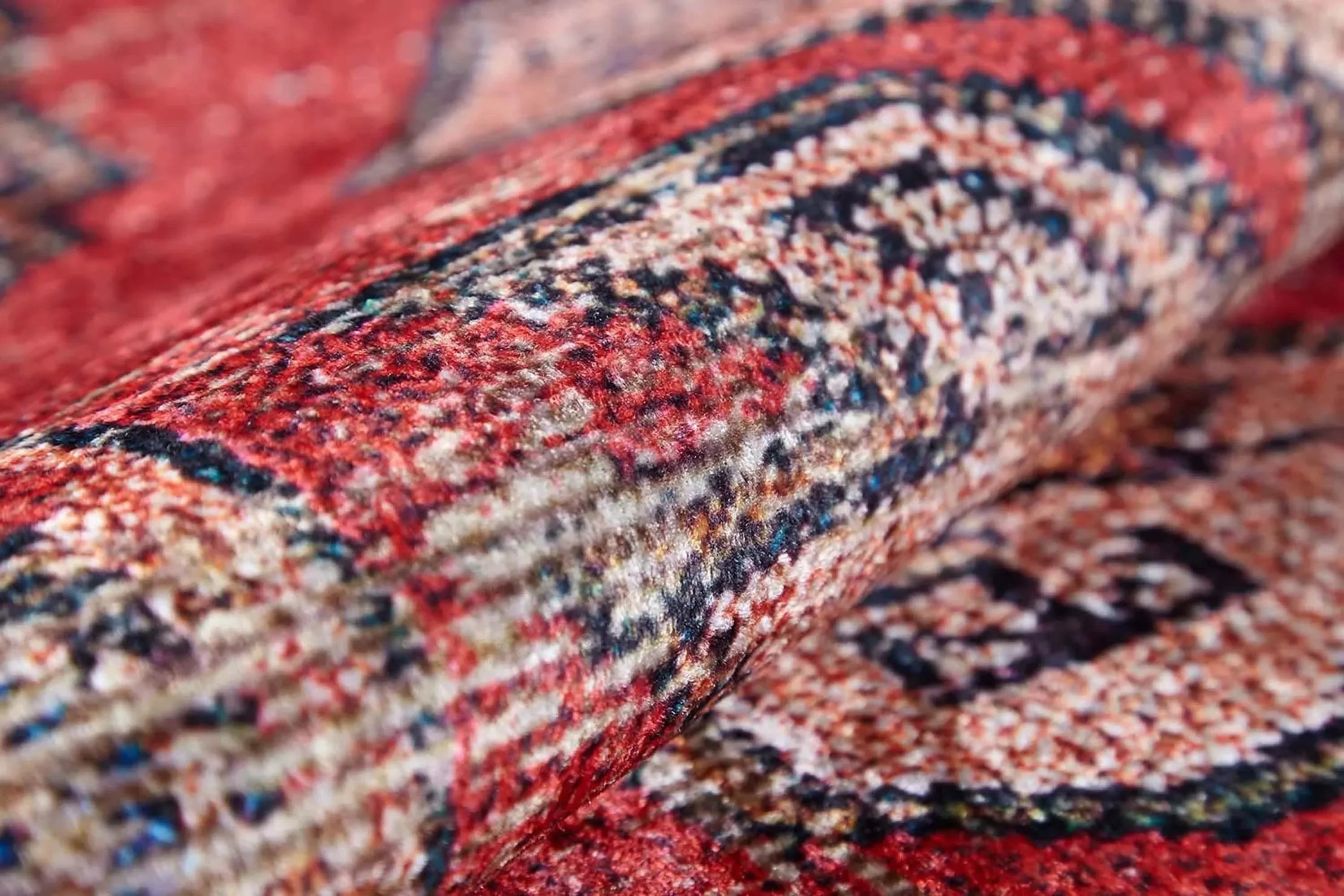 Eskitme Tarzı Soluk Kırmızı Oryantal Halı-Pera Halı