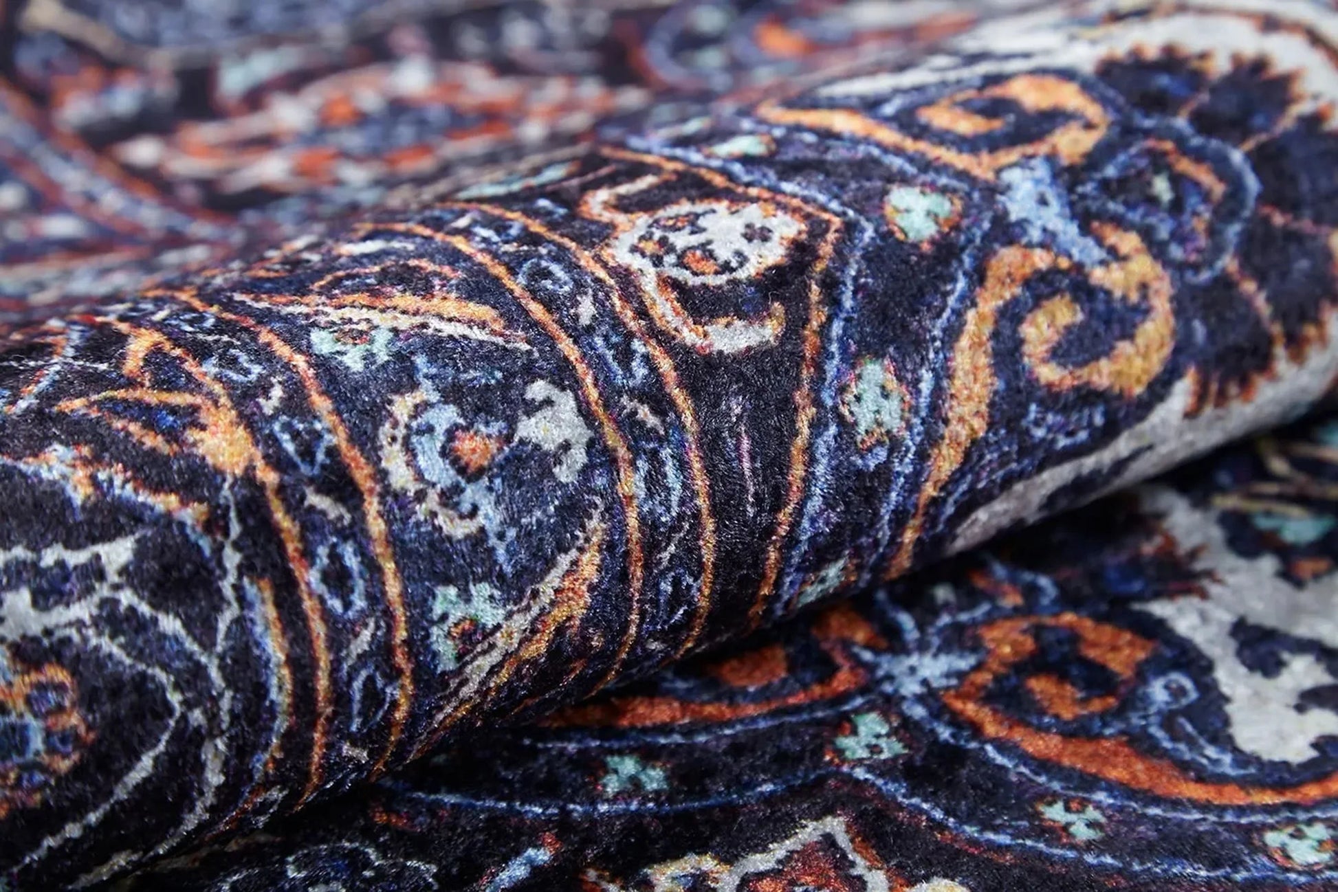 Eşsiz Antik Desenli Beyaz Lacivert Kilim Halı-Pera Halı