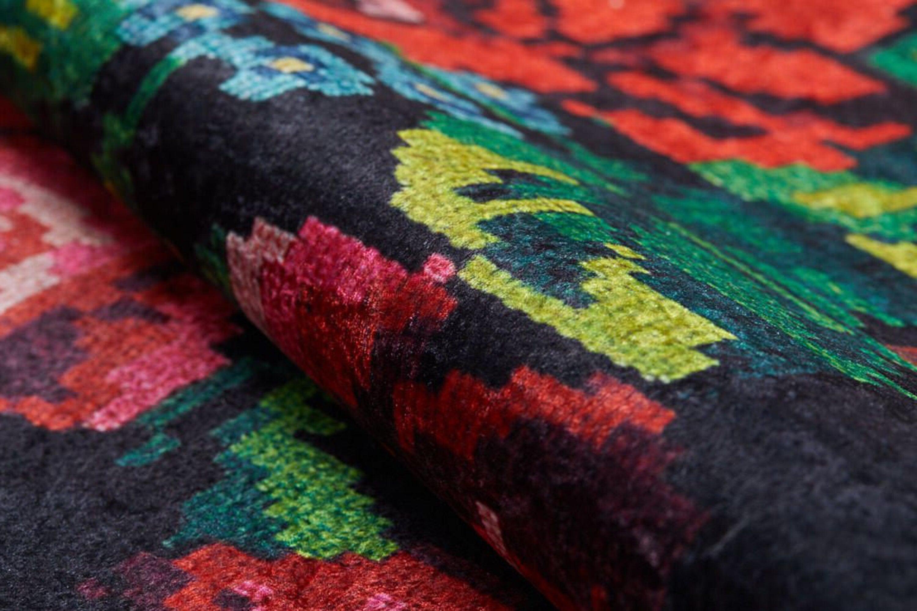 Siyah Gül Desenli Karabağ Kilim Halı - Pera Halı