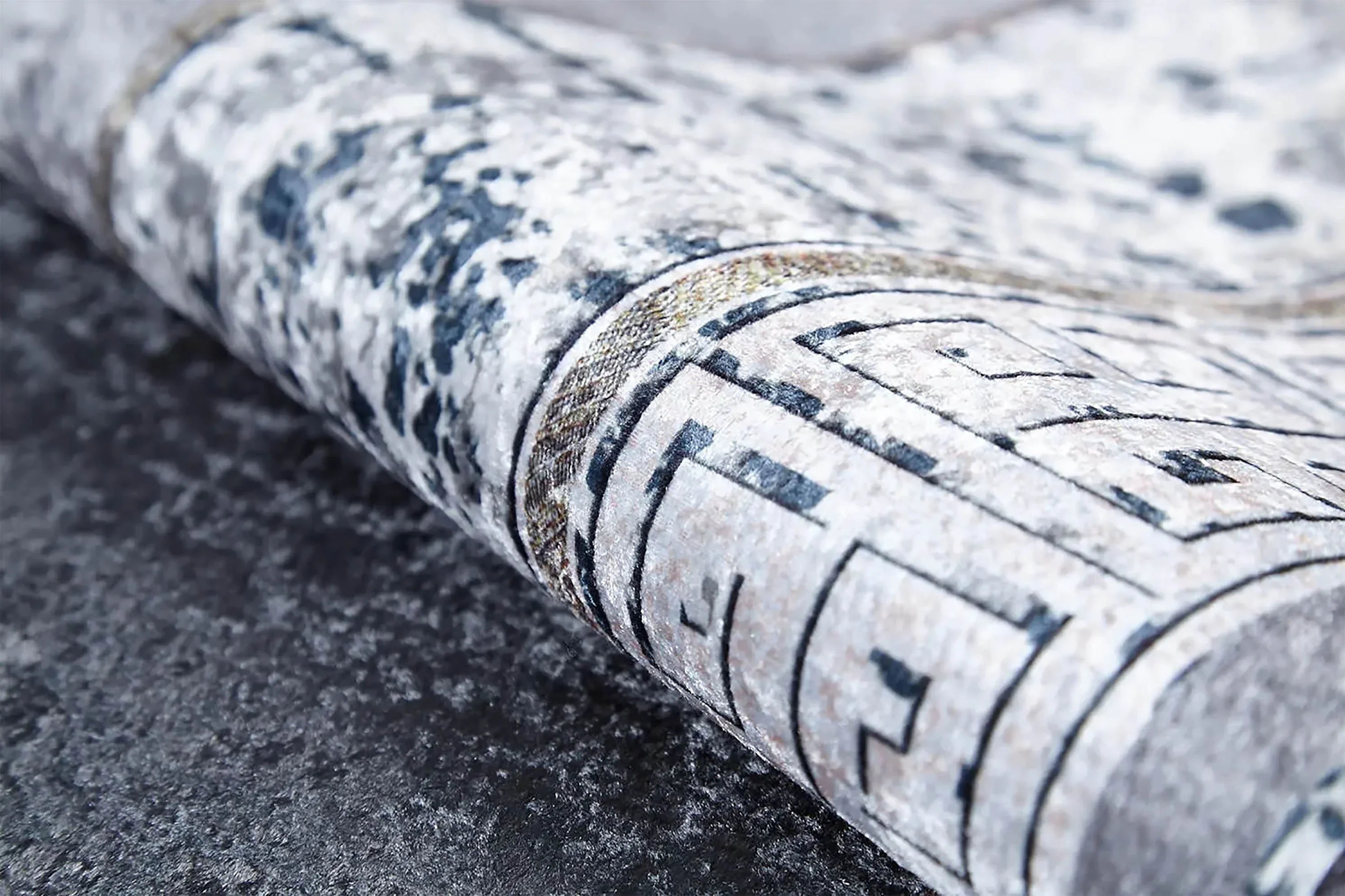 Füme Merkezli Gri Modern Kaymaz Halı-Pera Halı