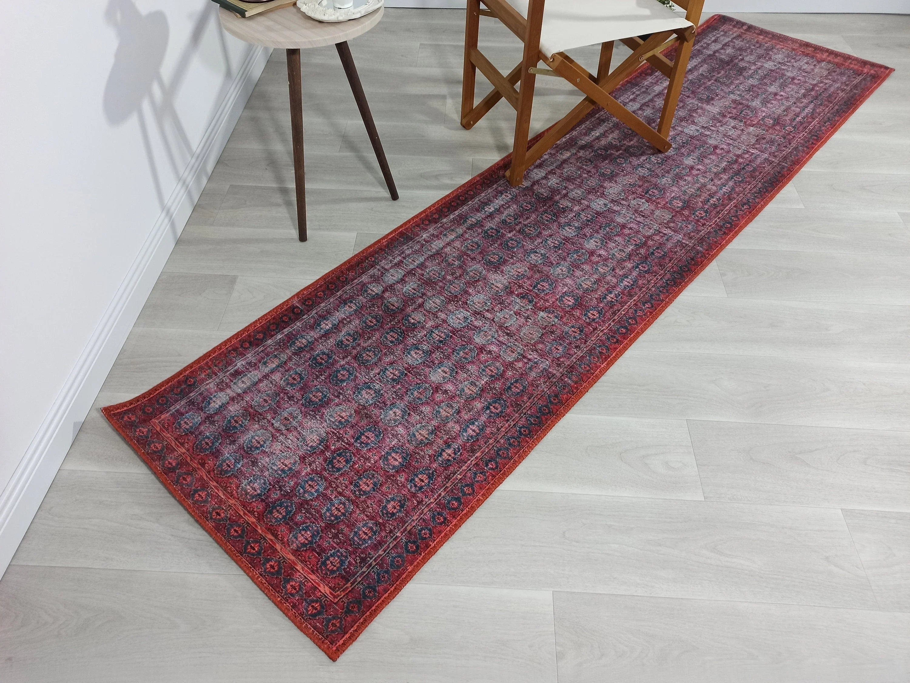 Fuşya Pembe ve Kırmızı Desenli Vintage Halı-Pera Halı