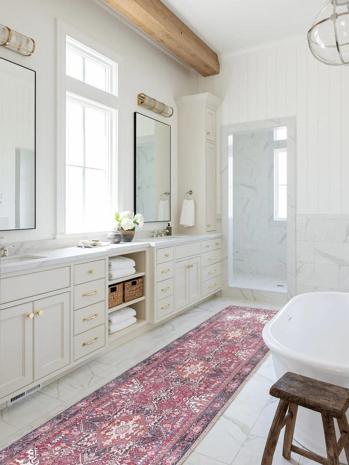 Fușya Pembe ve Kırmızı Madalyon Desenli Vintage Halı-Pera Halı