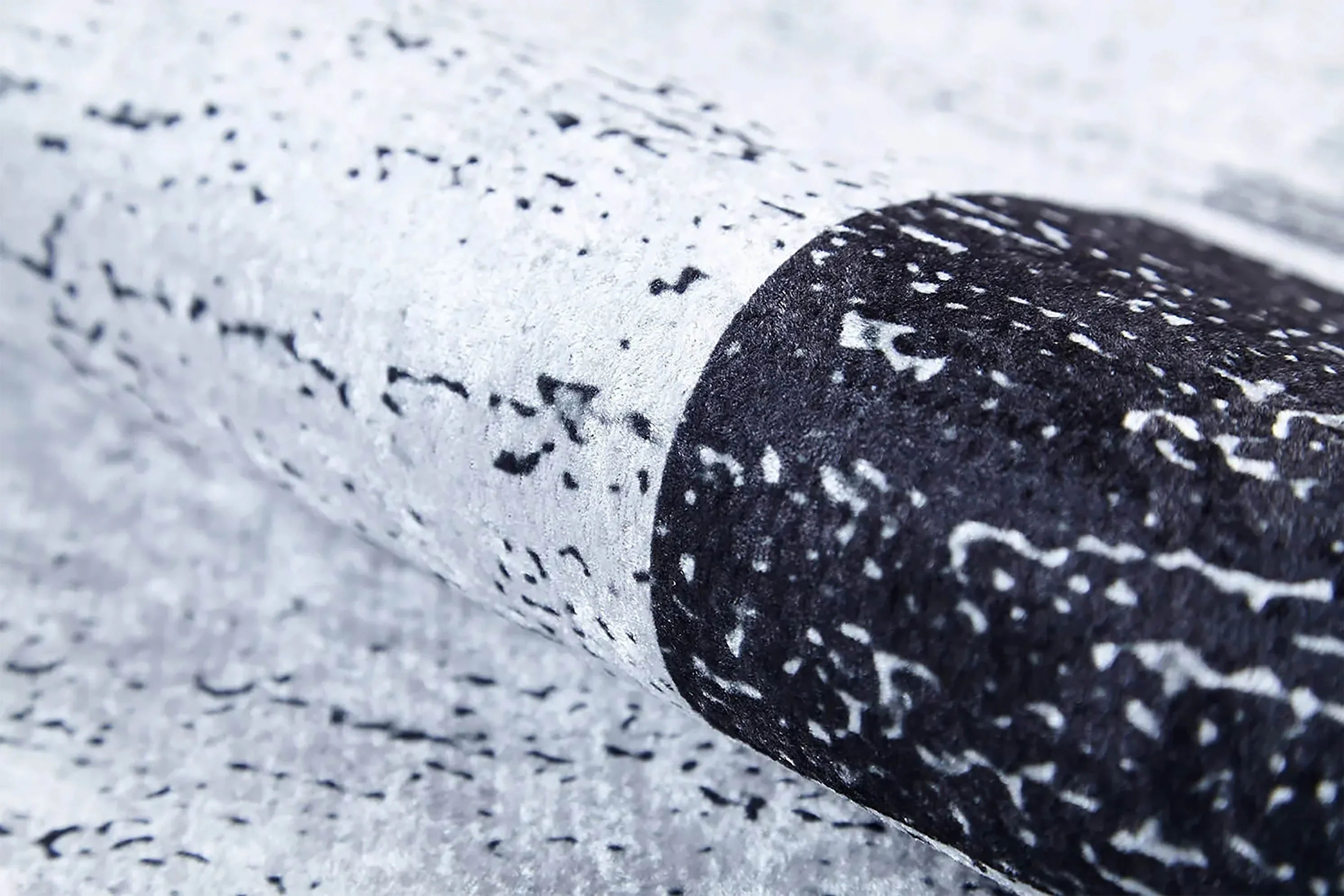 Geometrik Siyah Gri Halı-Pera Halı