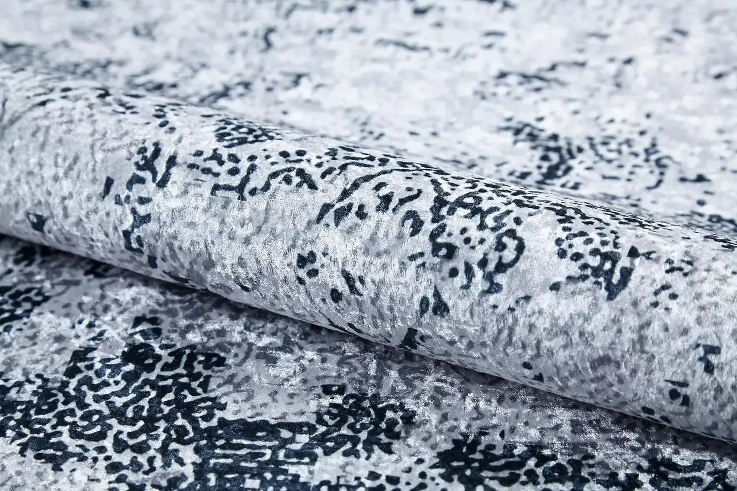 Gri Beyaz ve Lacivert Yıkanabilir Halı-Pera Halı