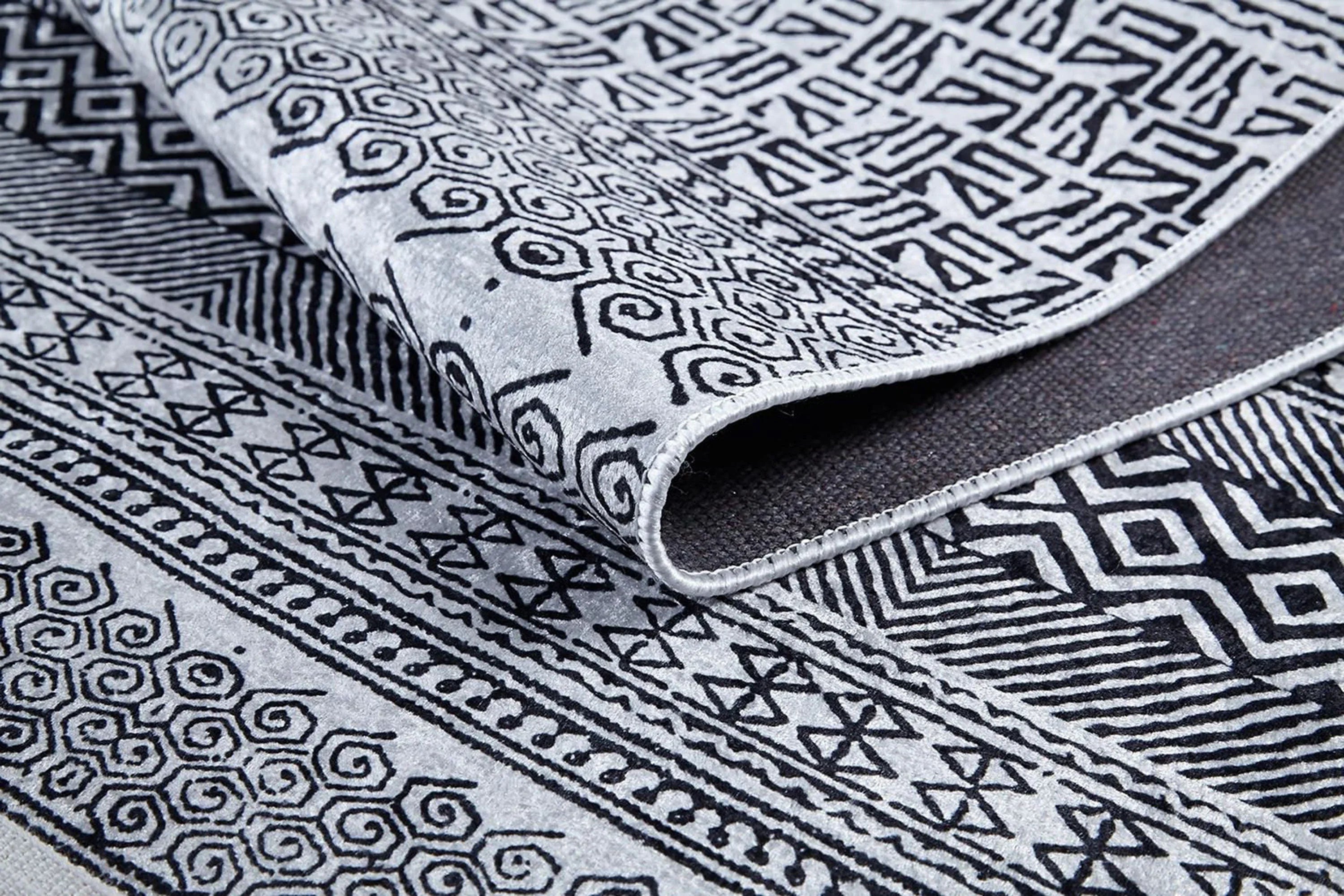 Gri Siyah Geometrik Desenli Halı-Pera Halı