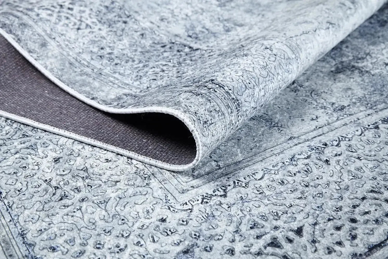 Gümüş Gri Kenar Bordürlü Halı-Pera Halı