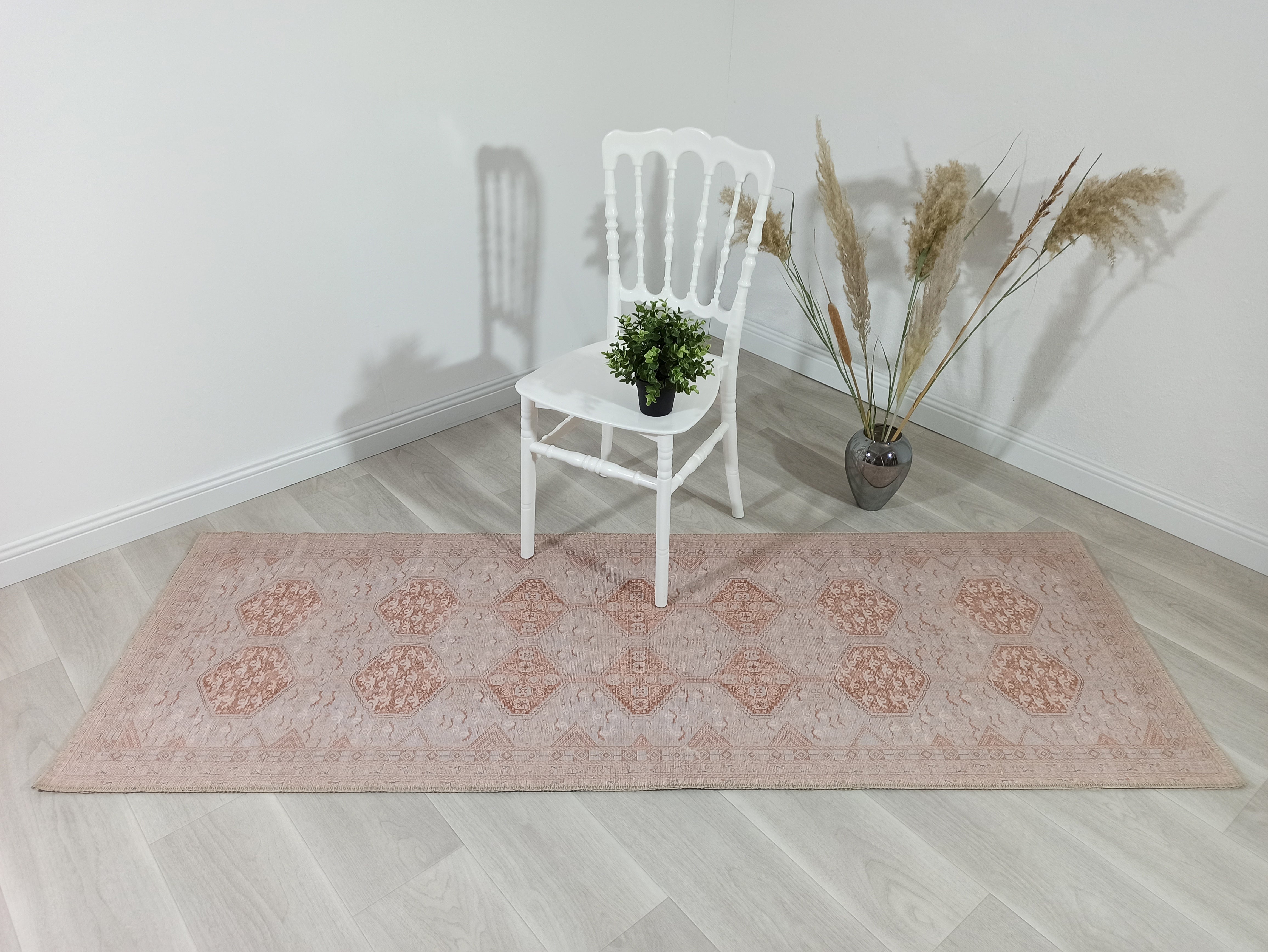 Grauer Vintage-Teppich mit geometrischem Muster