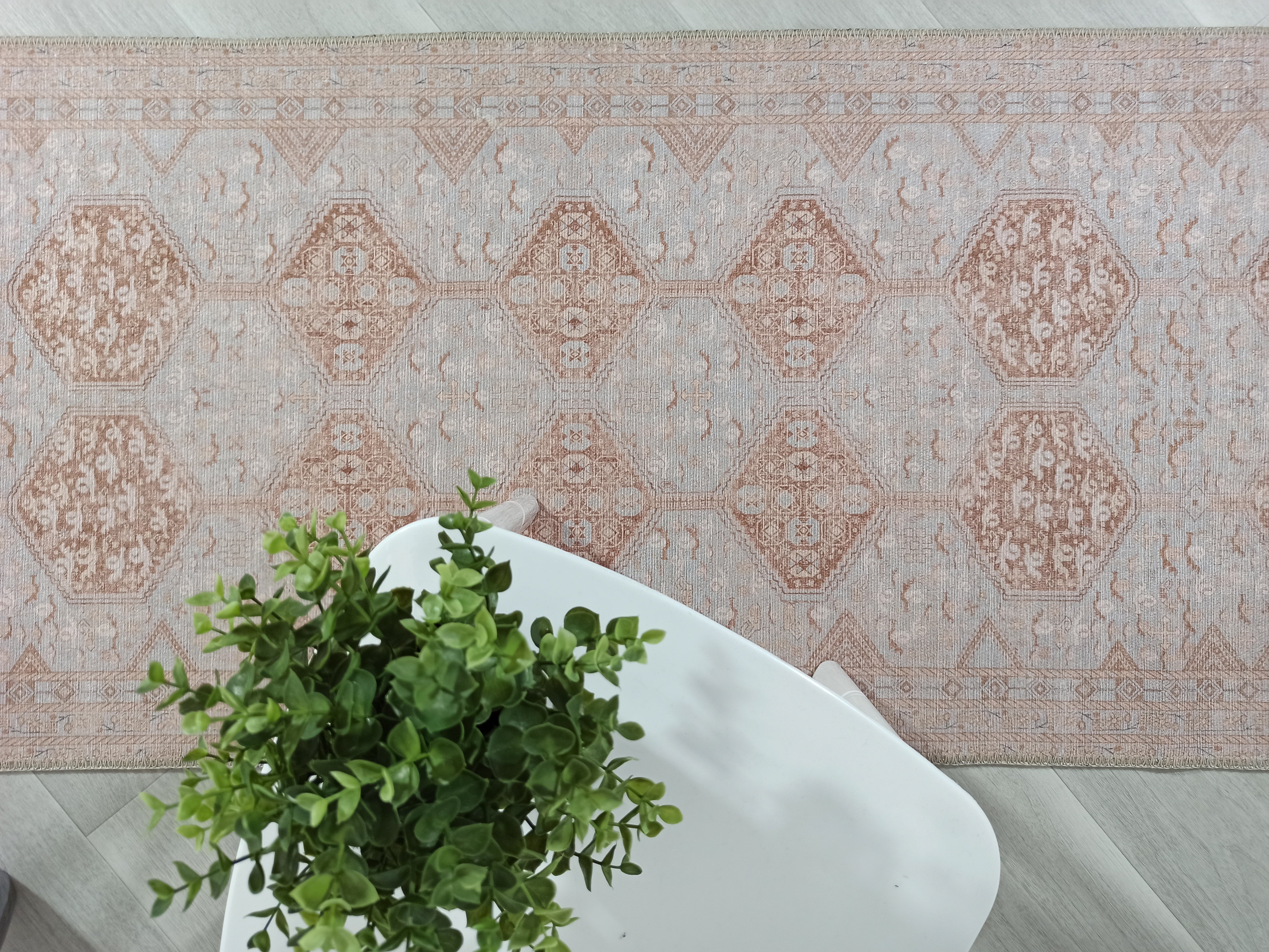 Grauer Vintage-Teppich mit geometrischem Muster