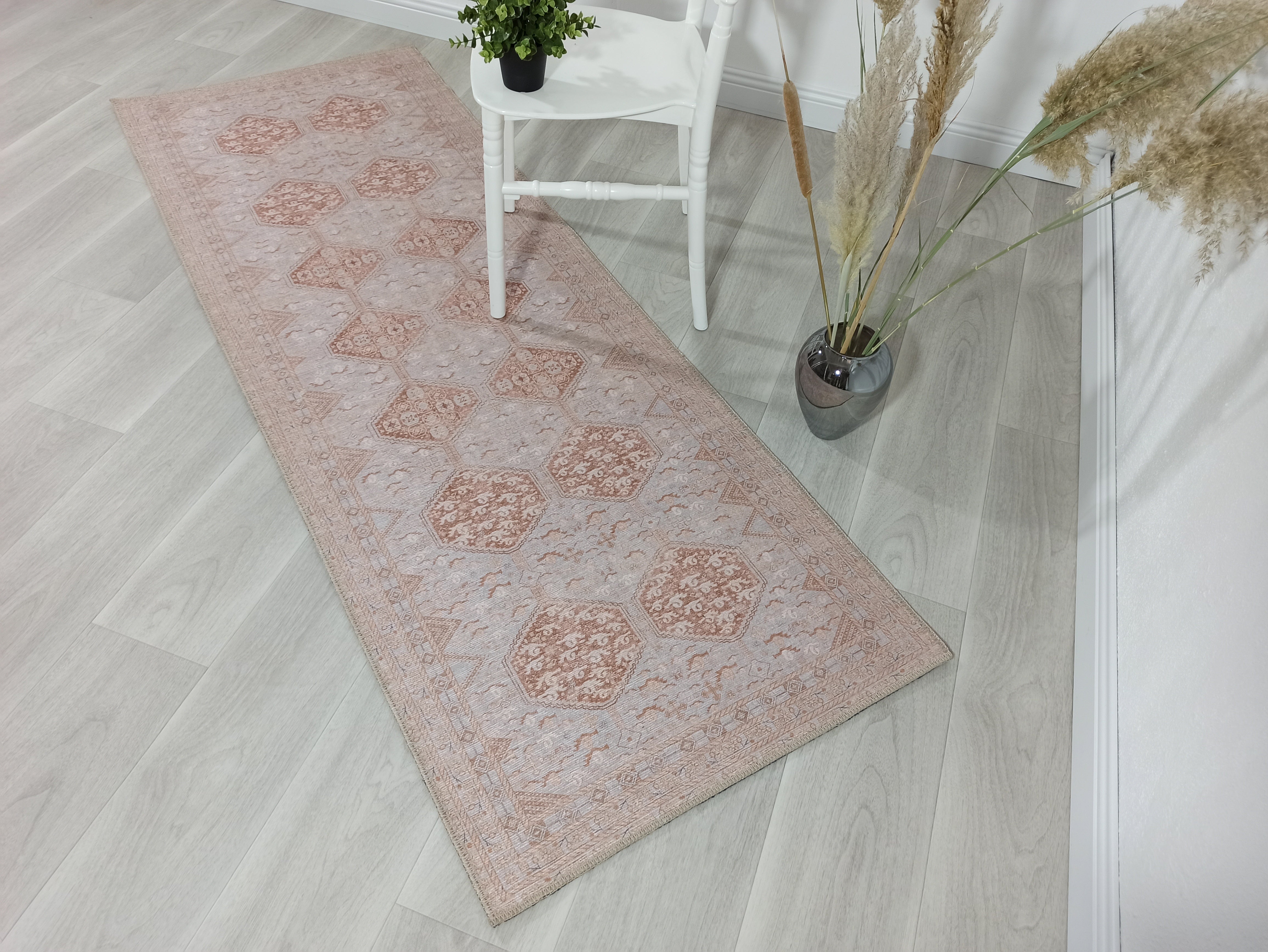 Grauer Vintage-Teppich mit geometrischem Muster