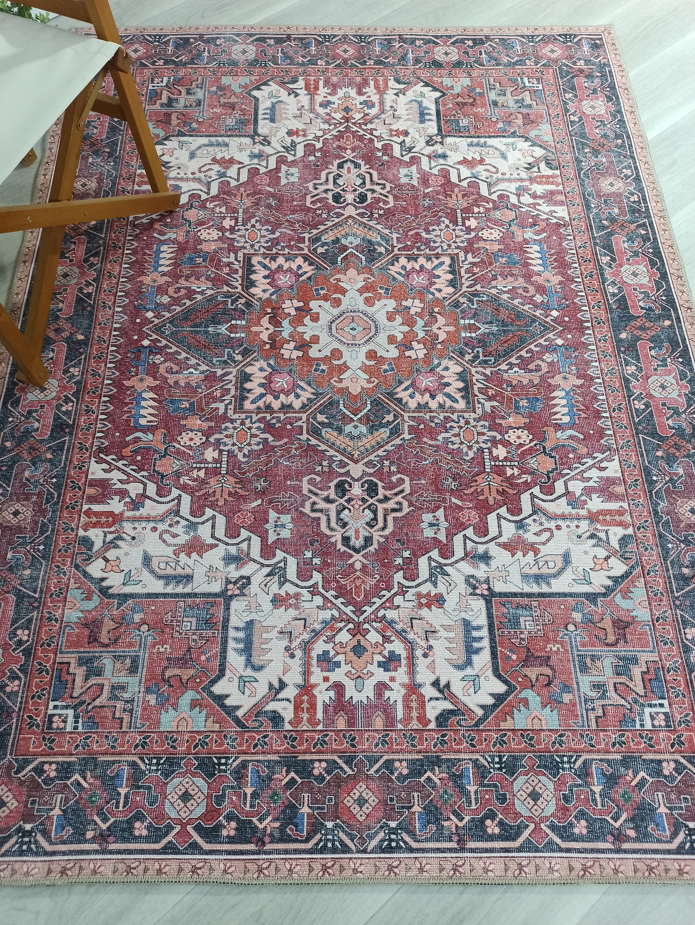Vintage-Teppich mit Medaillonmuster in Fuchsia und Rot