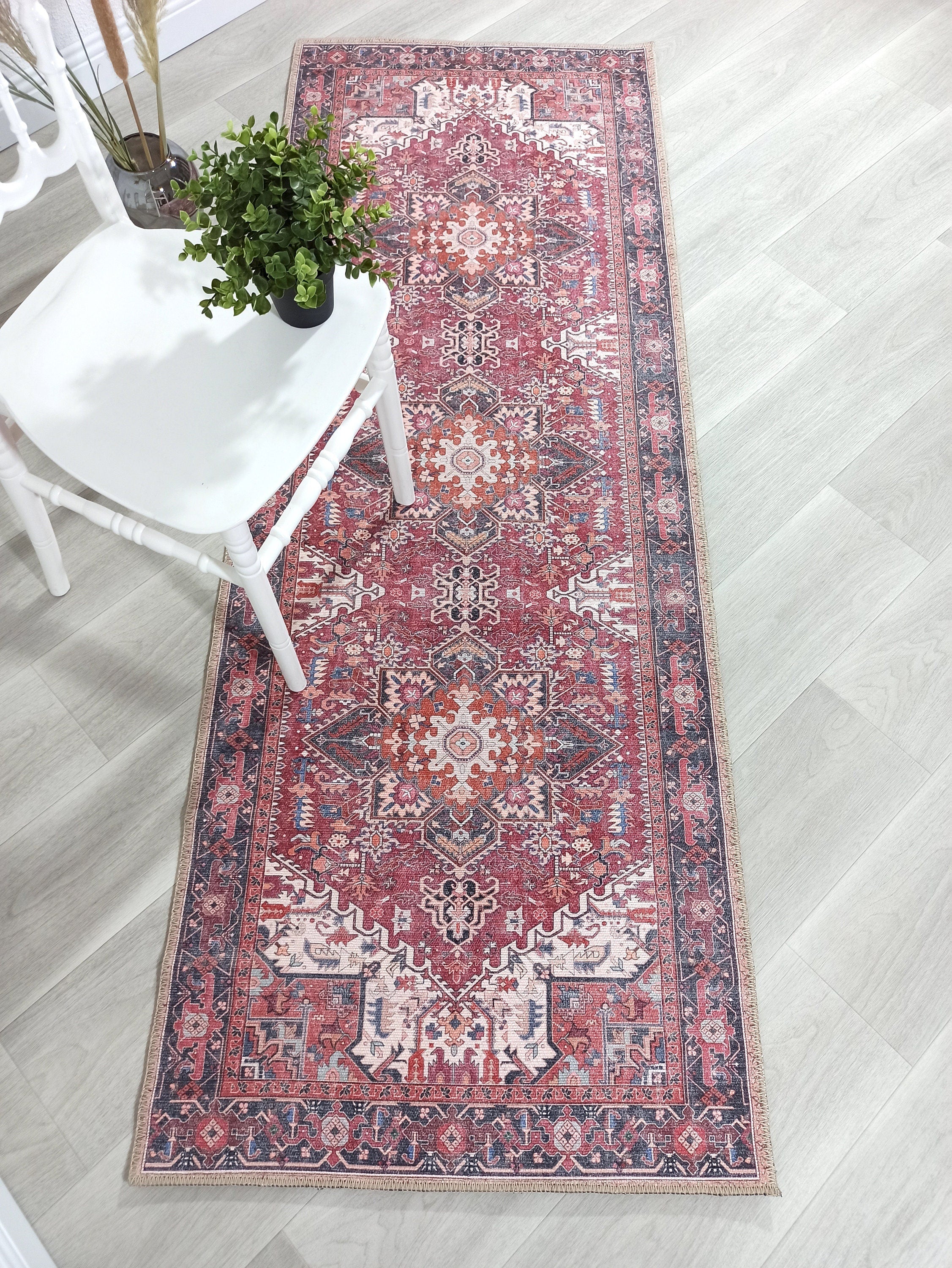Vintage-Teppich mit Medaillonmuster in Fuchsia und Rot