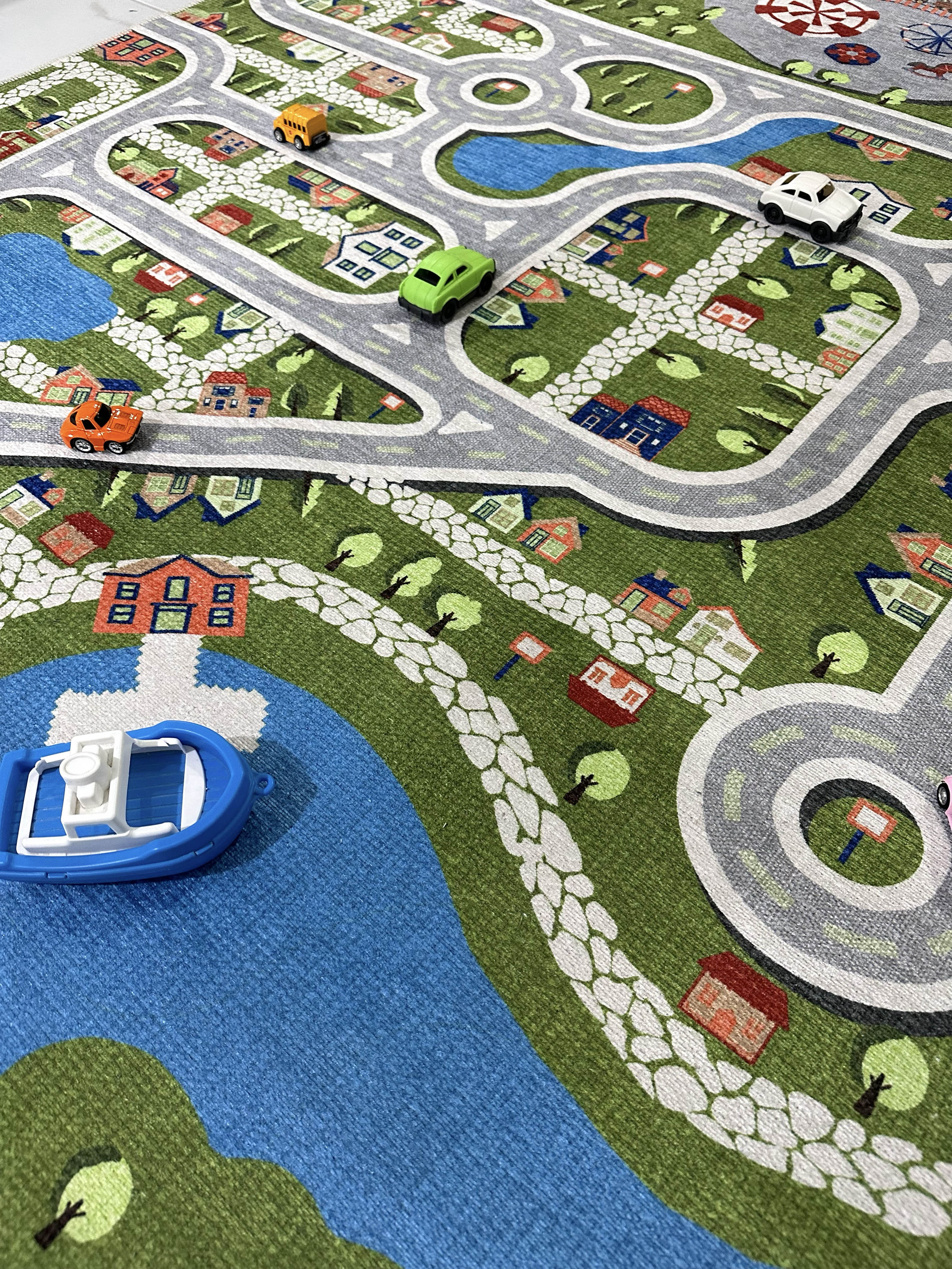 Kinderteppich mit Verkehrsmotiv