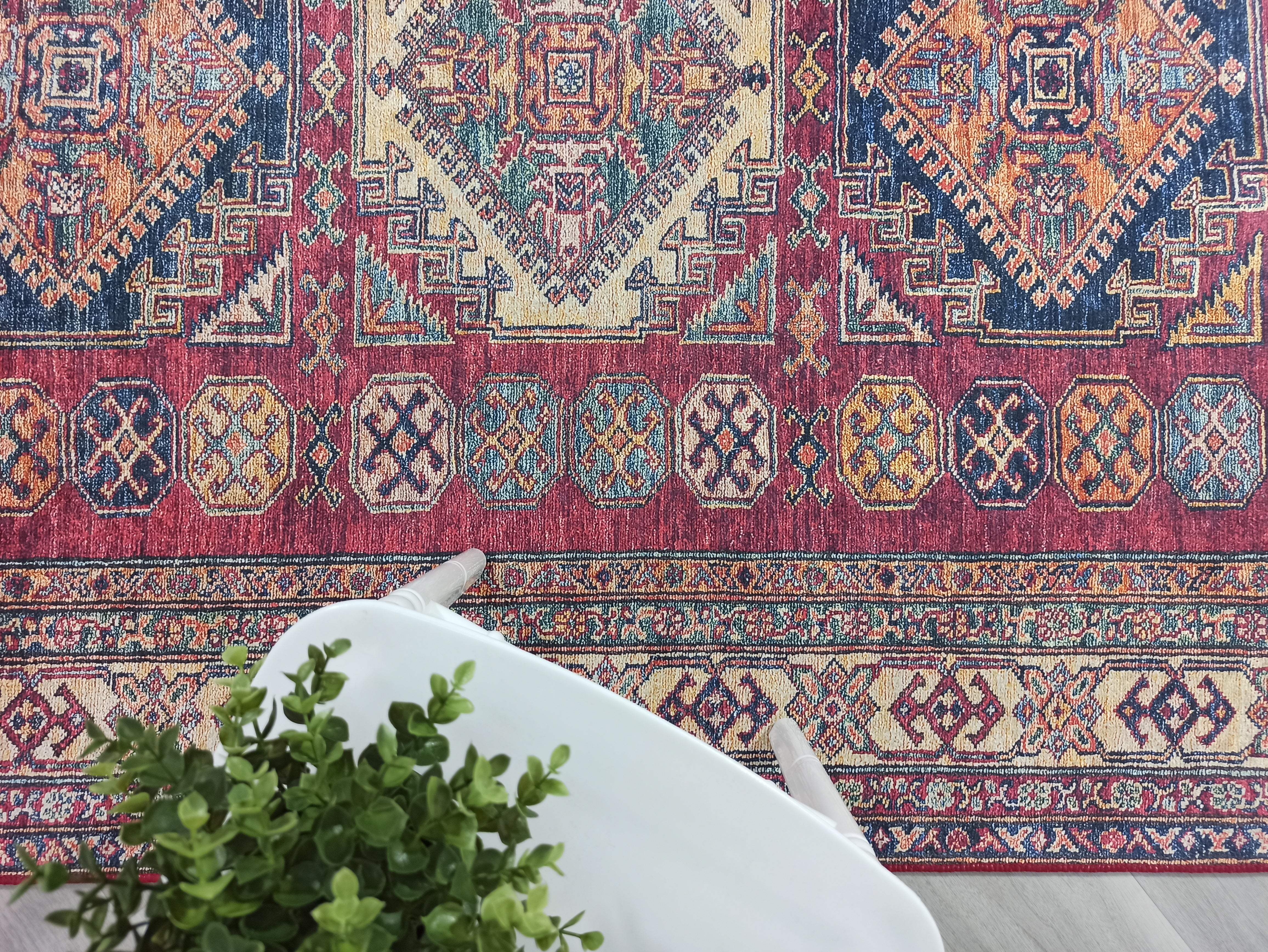 Burgunderroter Orientteppich mit klassischem Muster