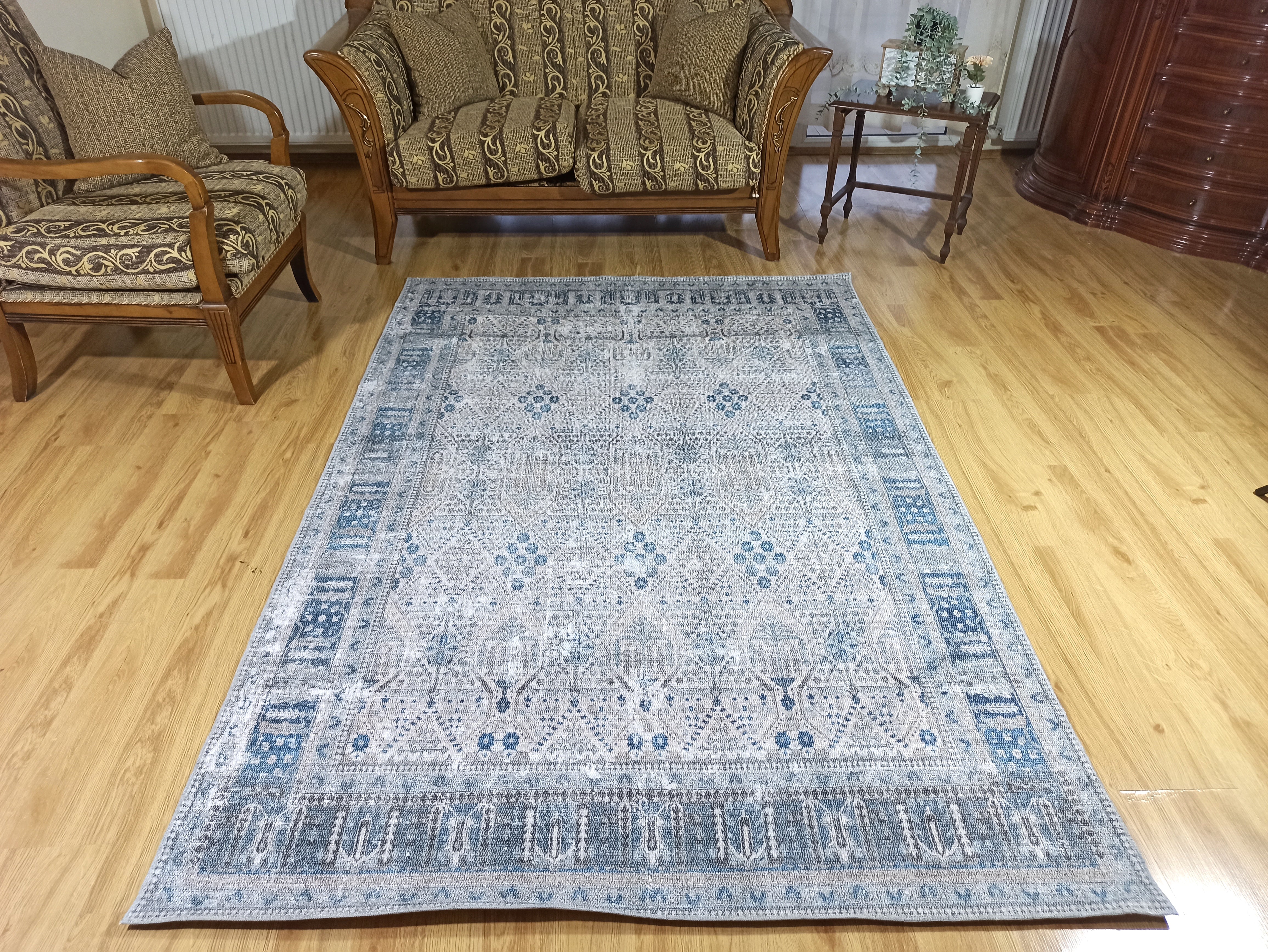 Rot-blauer Vintage-Teppich mit Medaillonmuster