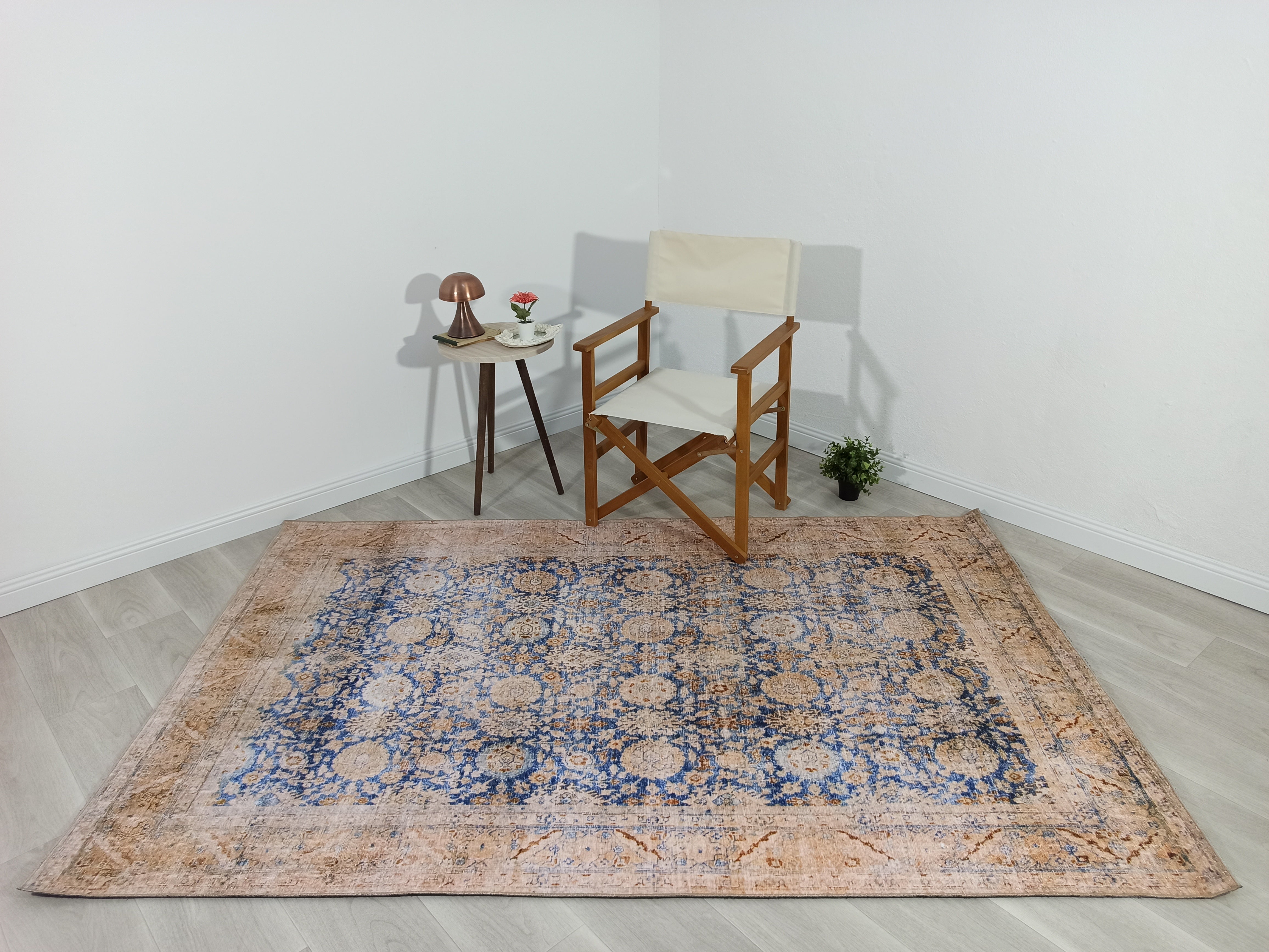 Rot-blauer Vintage-Teppich mit Medaillonmuster