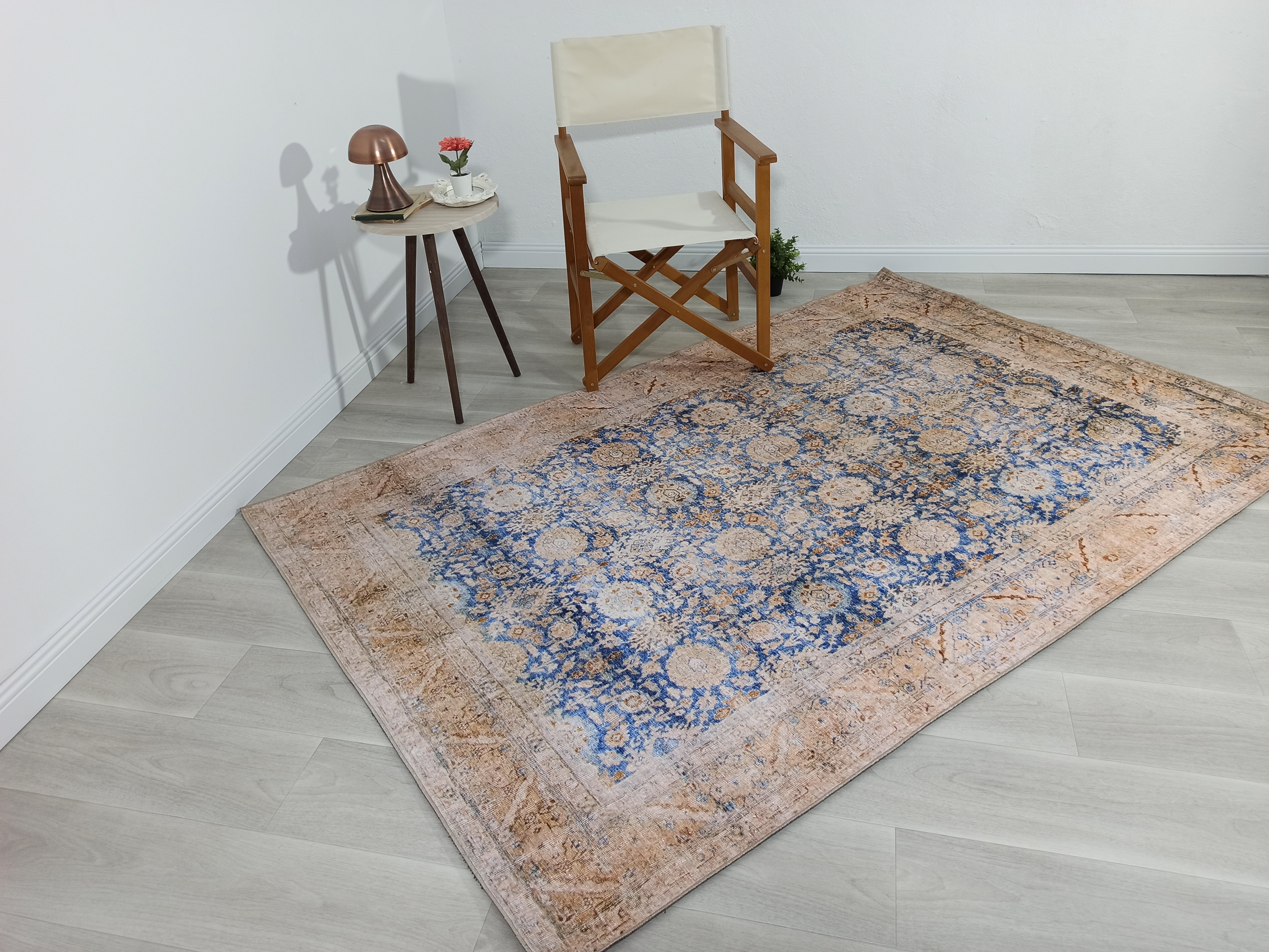 Rot-blauer Vintage-Teppich mit Medaillonmuster