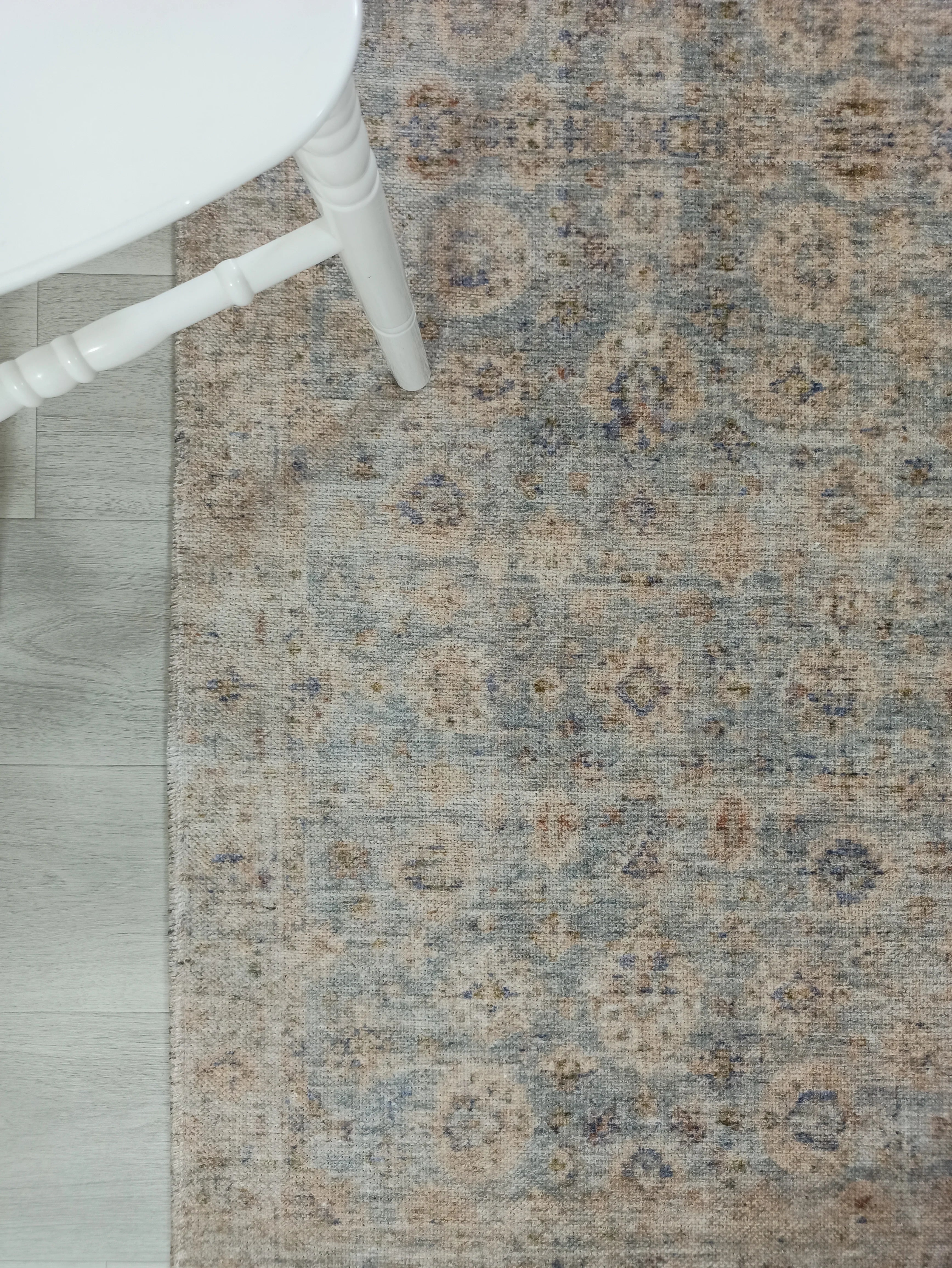 Bej ve Vizon Eskitme Desenli Vintage Halı