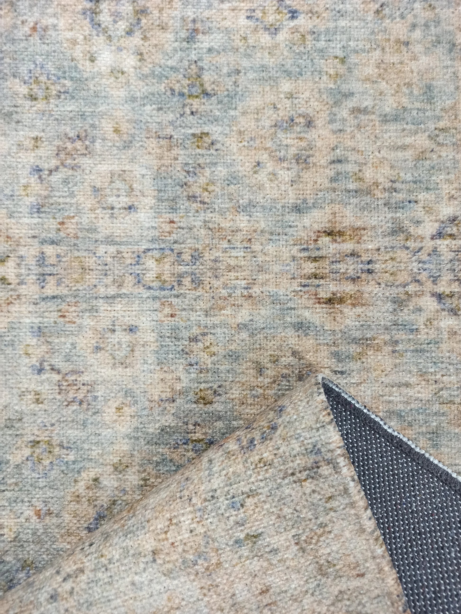 Bej ve Vizon Eskitme Desenli Vintage Halı