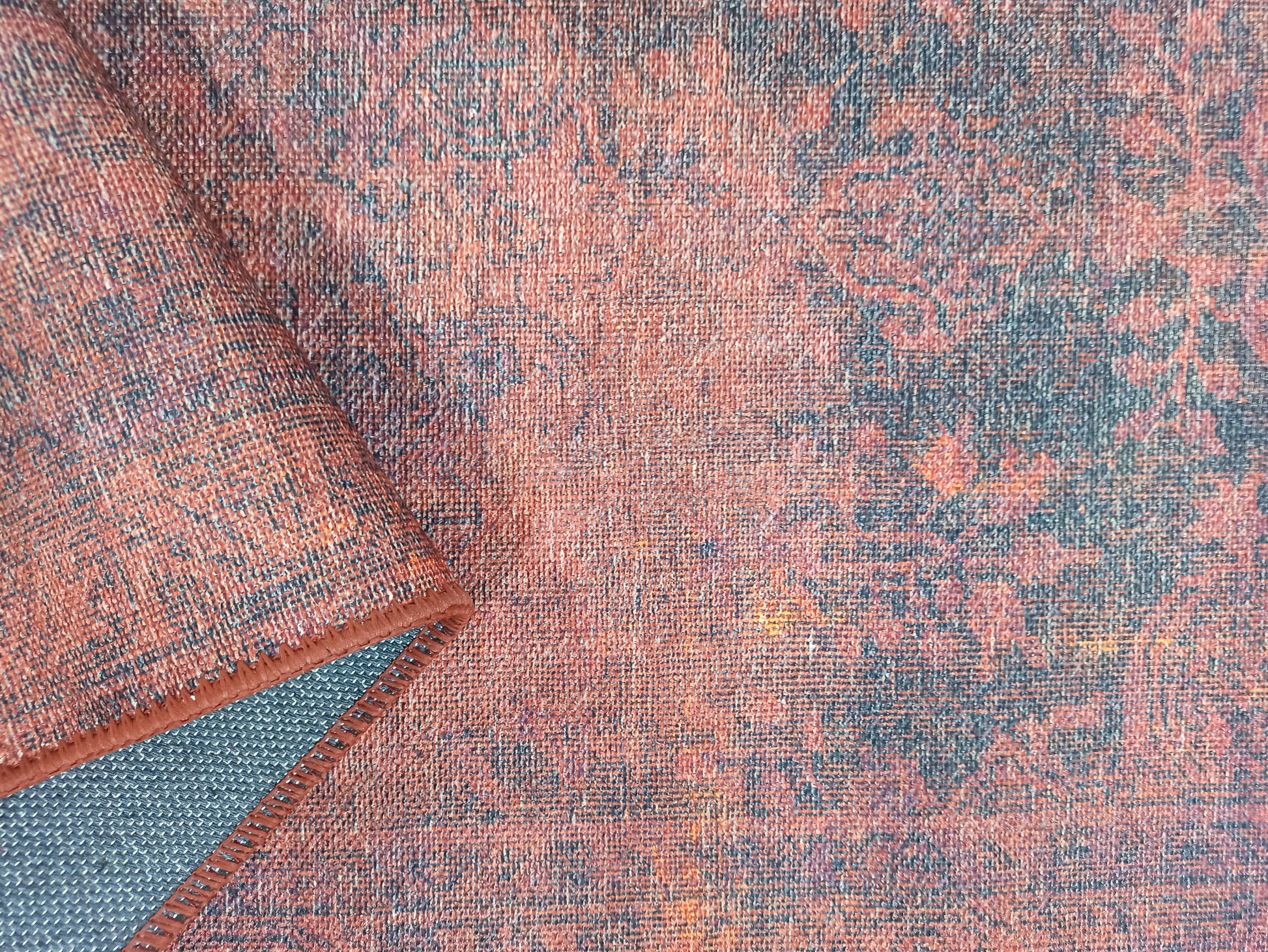 Bordo ve Koyu Lacivert Gölgeli Vintage Yolluk