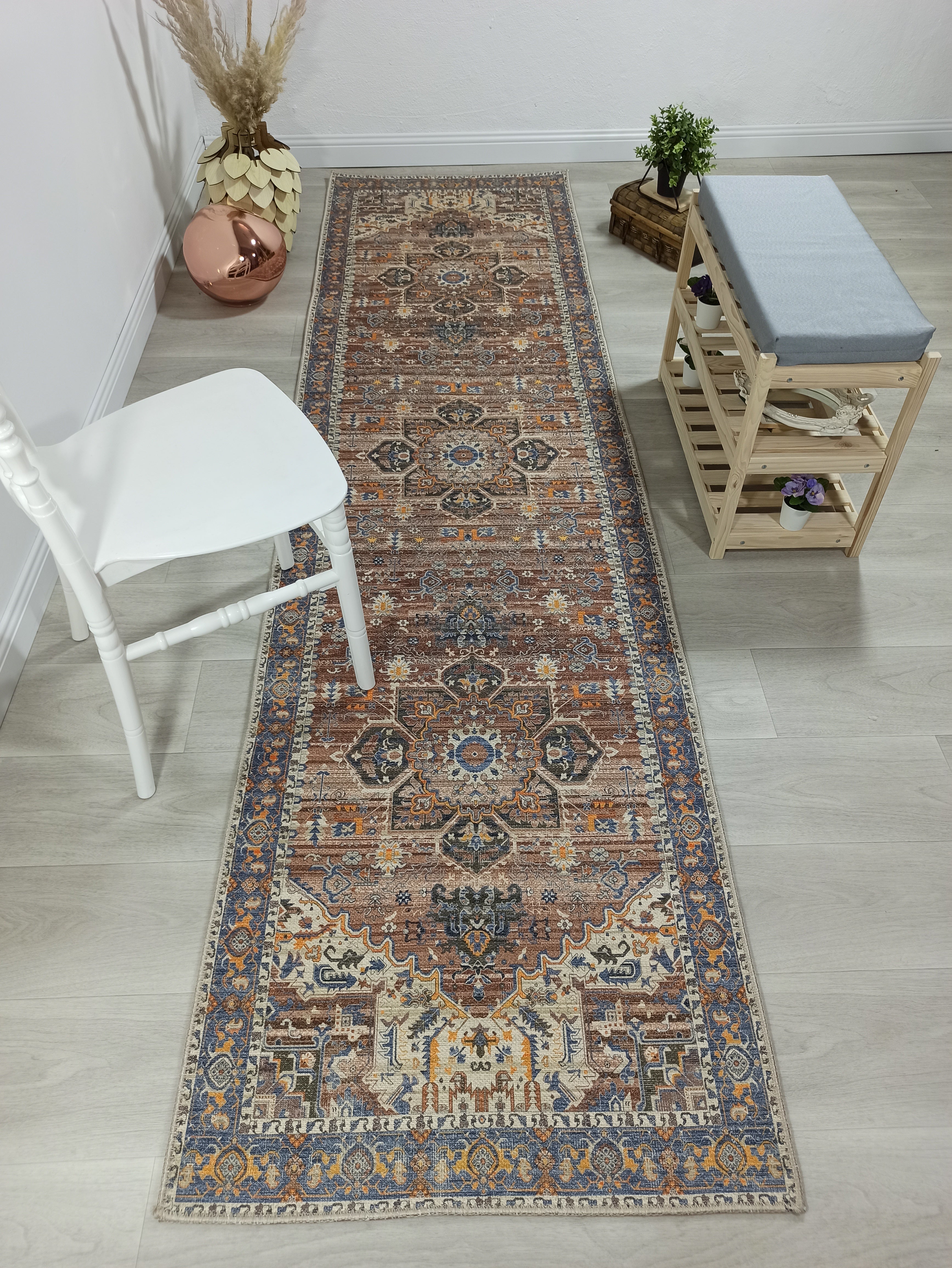 Kahve ve Lacivert Medalyonlu Toprak Tonlu Vintage Yolluk