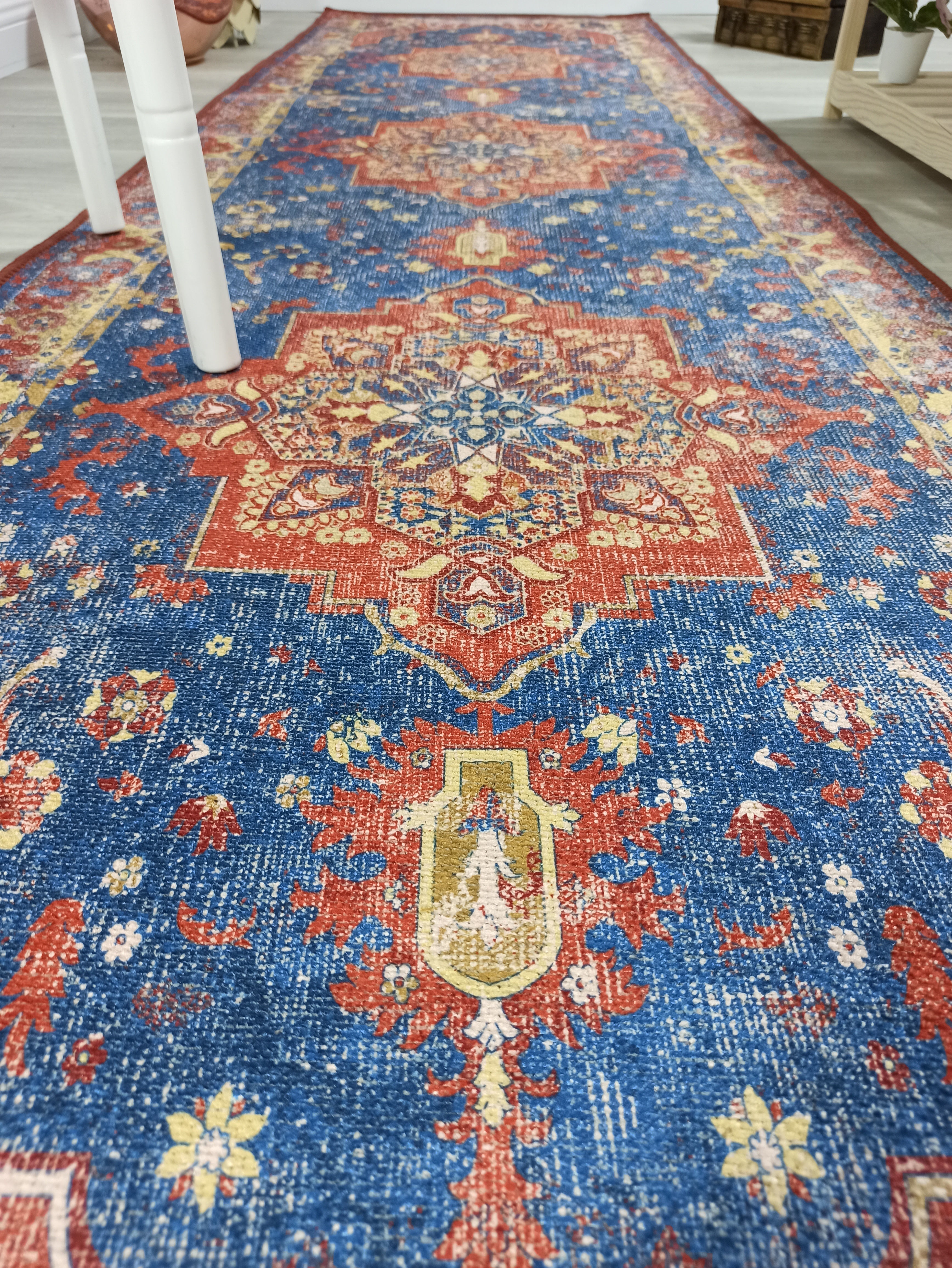 Mavi ve Kiremit Medalyonlu Vintage Yolluk