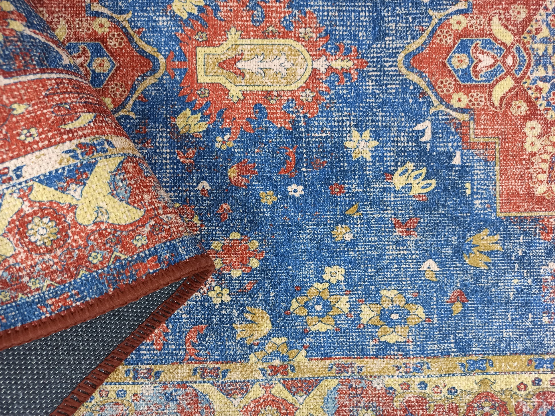 Mavi ve Kiremit Medalyonlu Vintage Yolluk