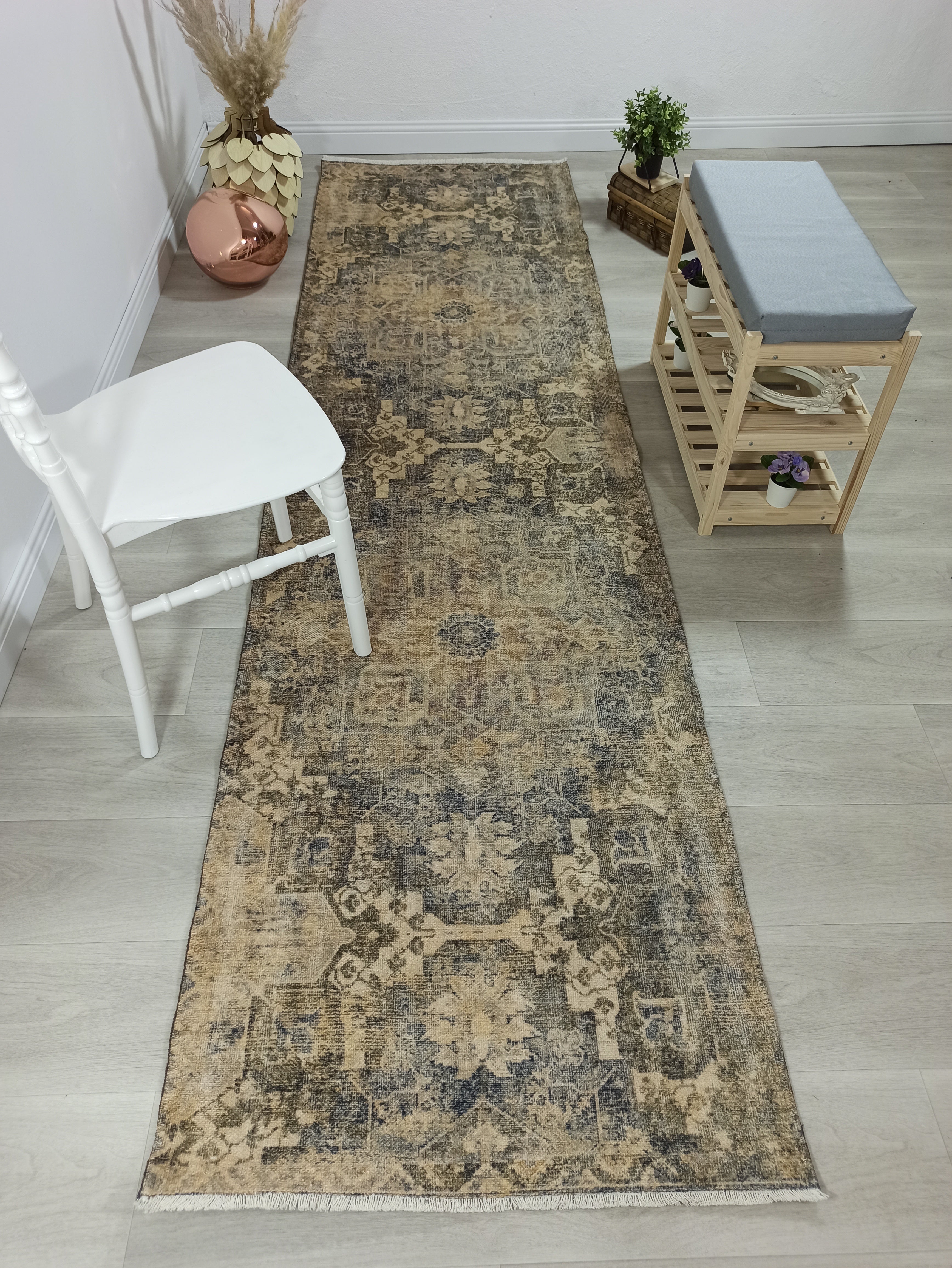 Eskitme Madalyon Desenli Hardal ve Lacivert Vintage Salon Halısı - OUTLET - 4113OU